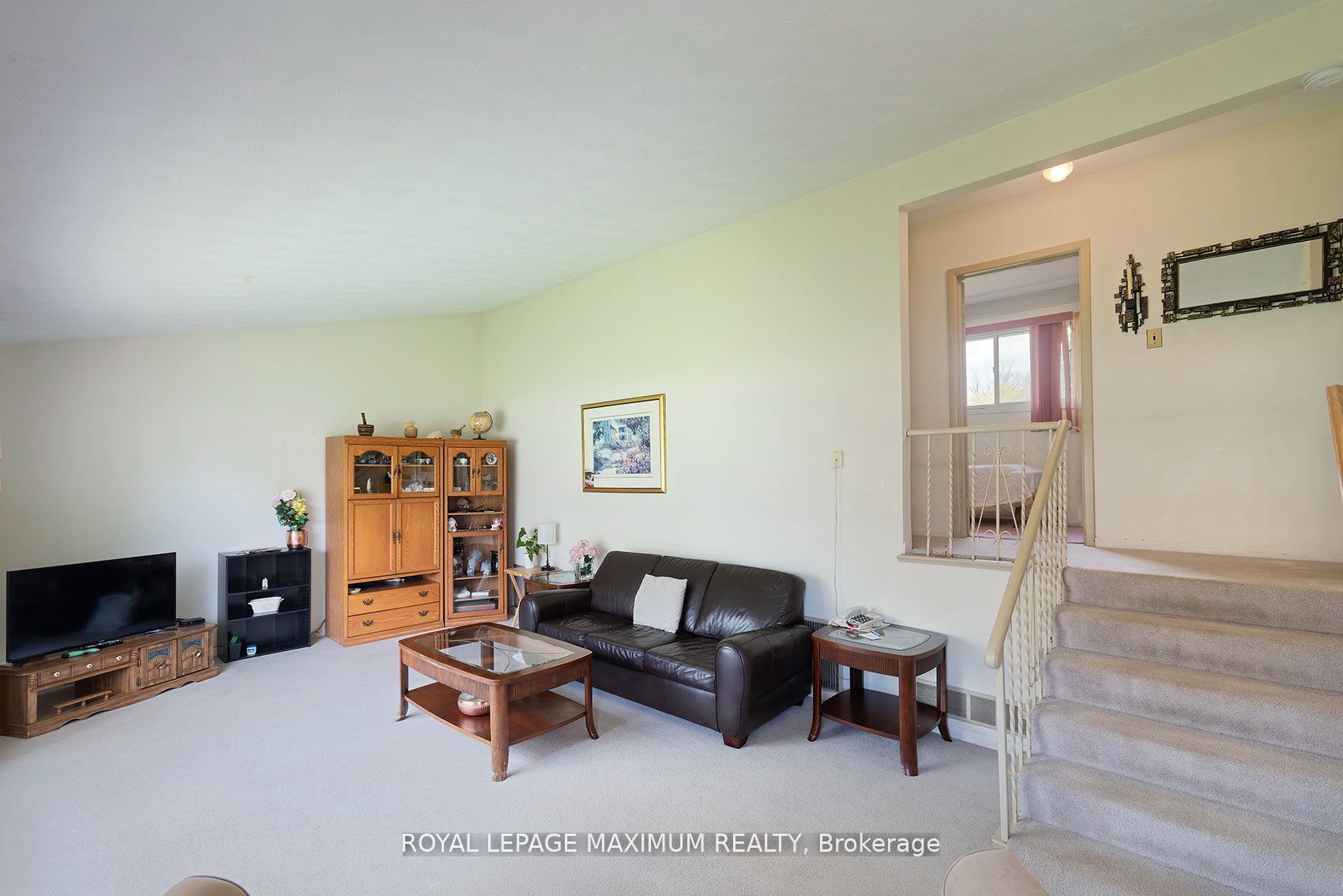 565 Pinegrove Road