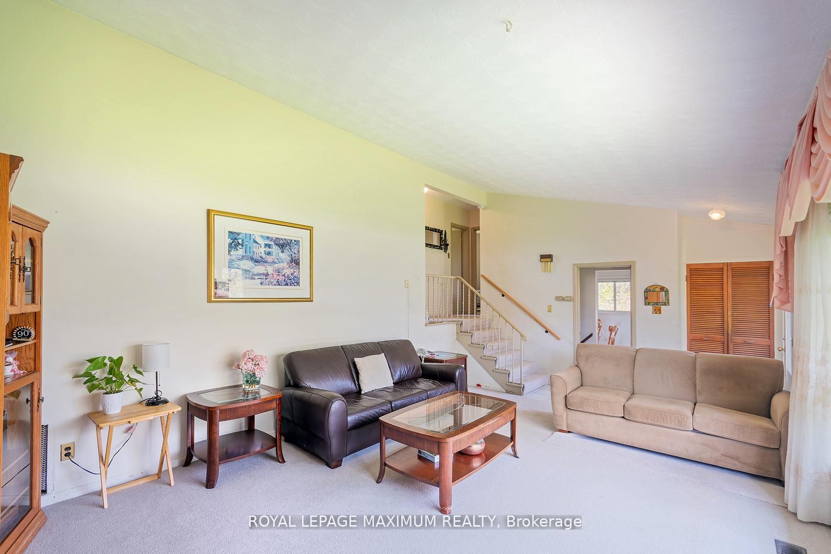 565 Pinegrove Road