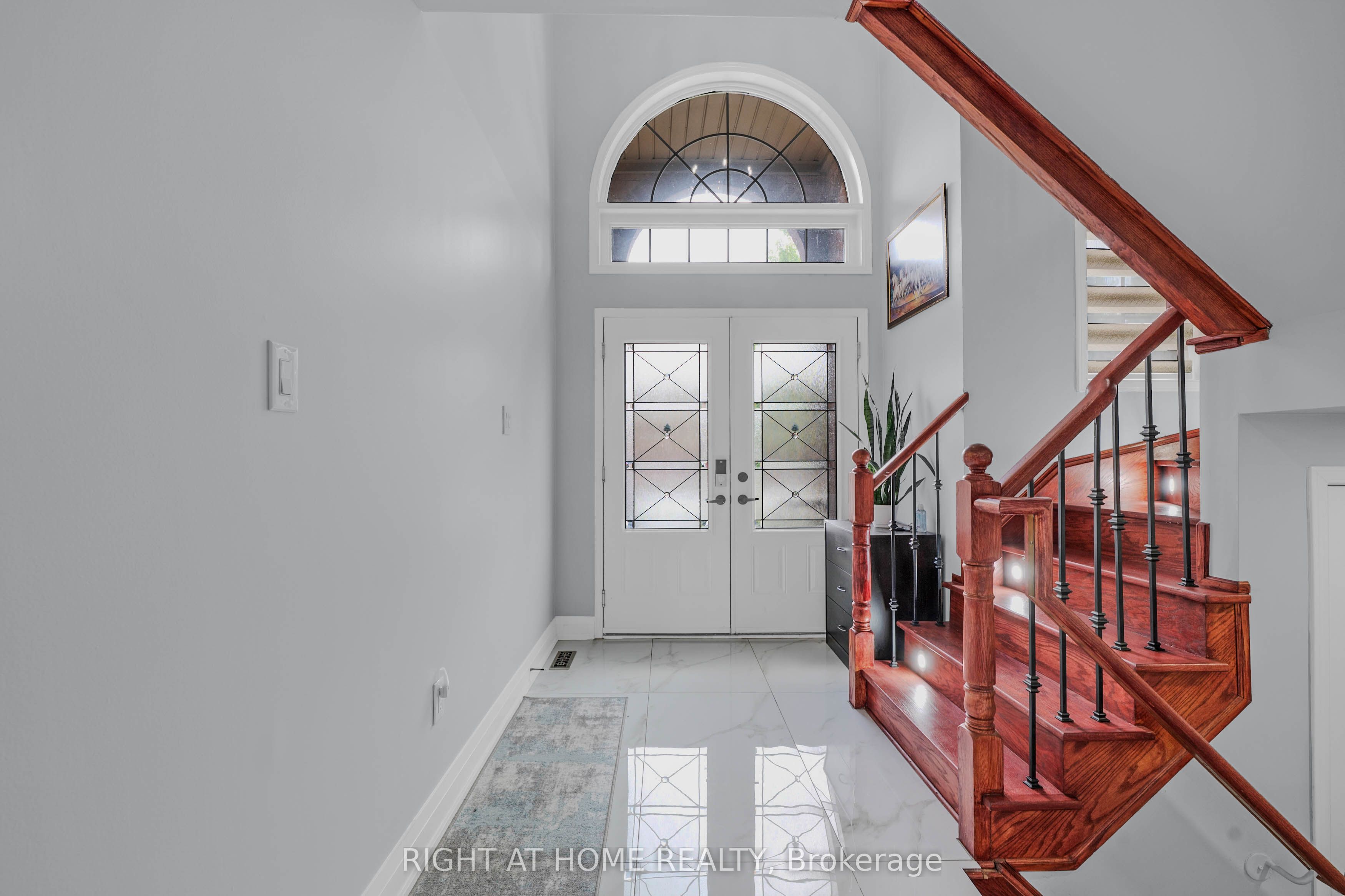 86 Whitehouse Crescent