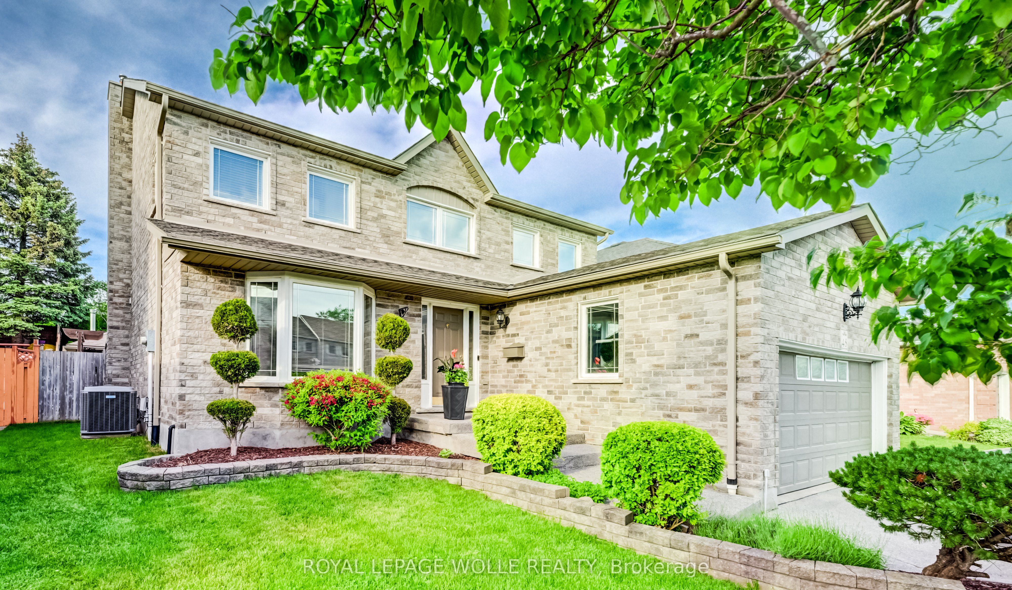 48 Lennox Crescent