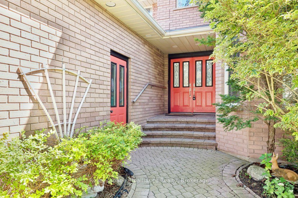 6 Bridlewood Lane