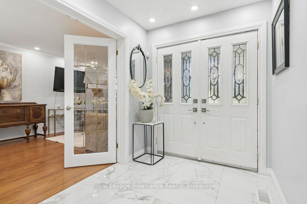 6 Bridlewood Lane