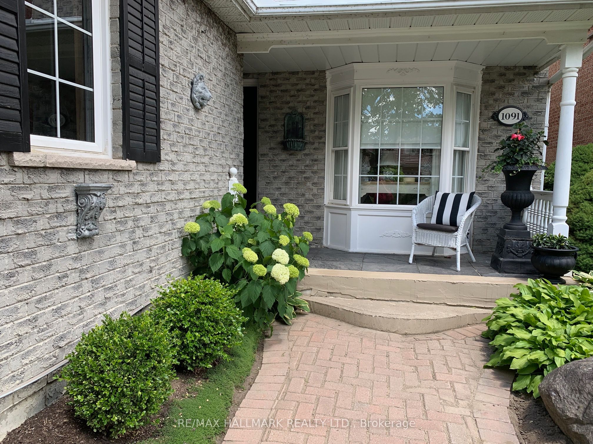 1091 Benton Crescent