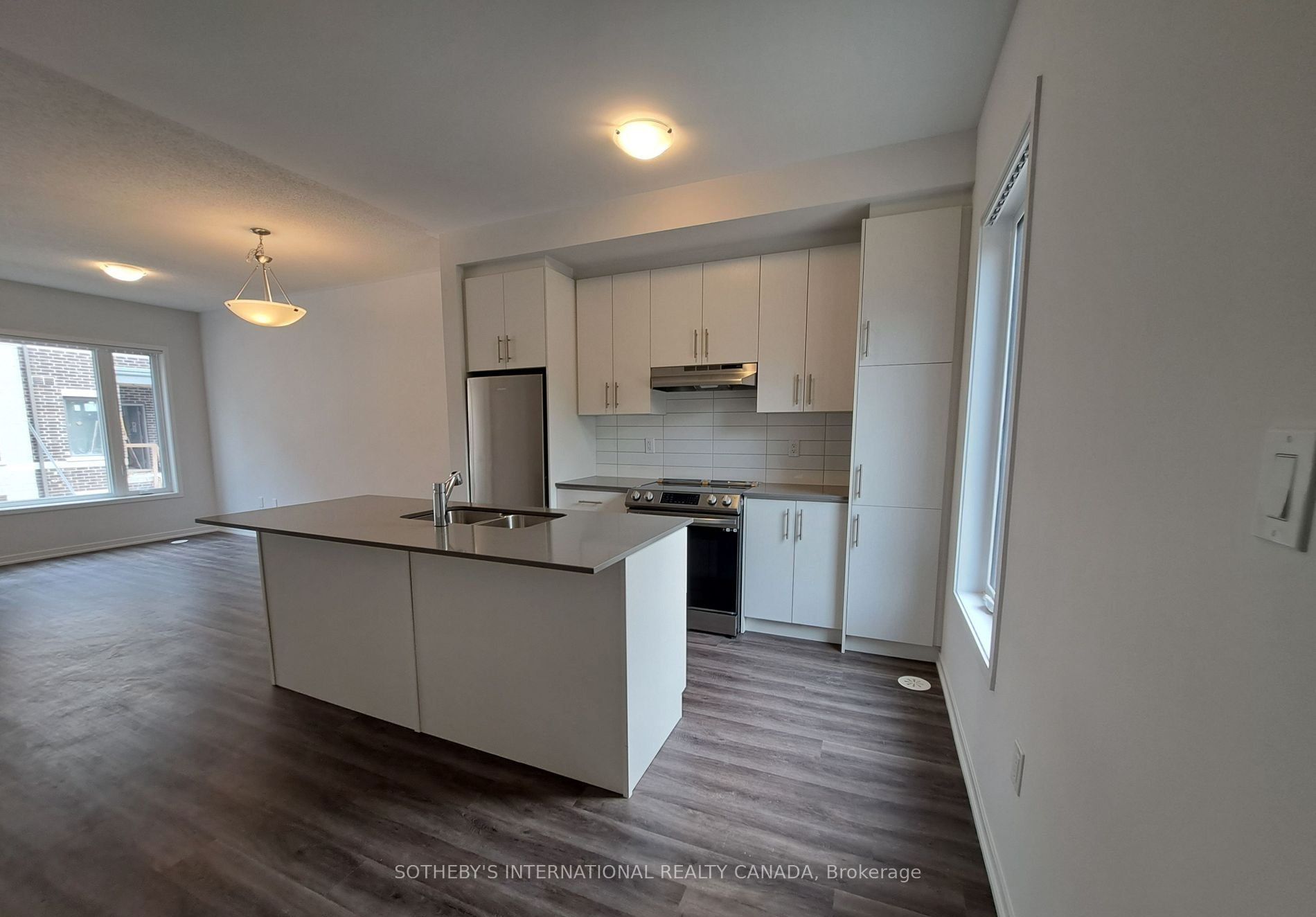 10 William Jackson Way 77