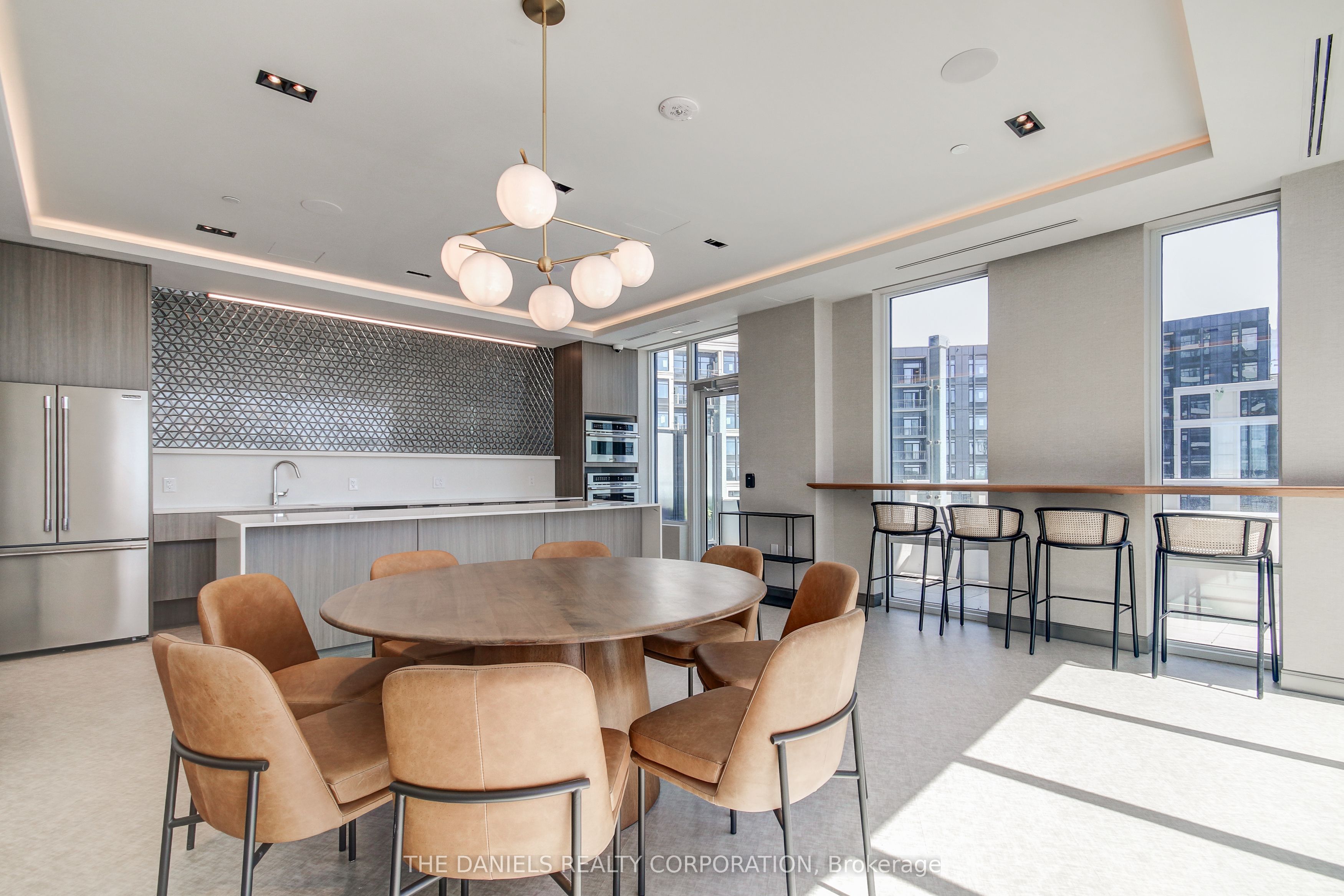 2485 Eglinton Avenue W 1113