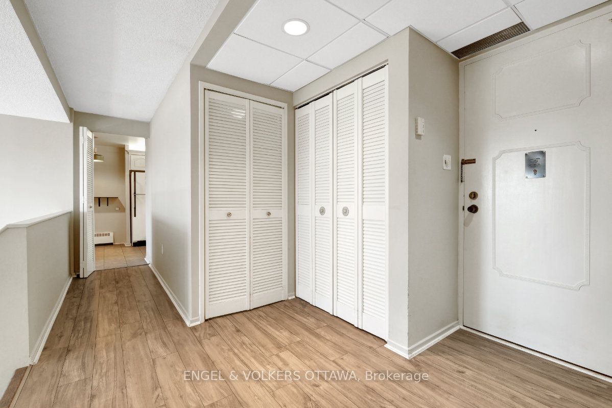 373 Laurier Avenue E 5