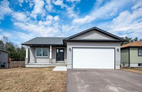 22 Durant Street Petawawa ON K8H 0G2