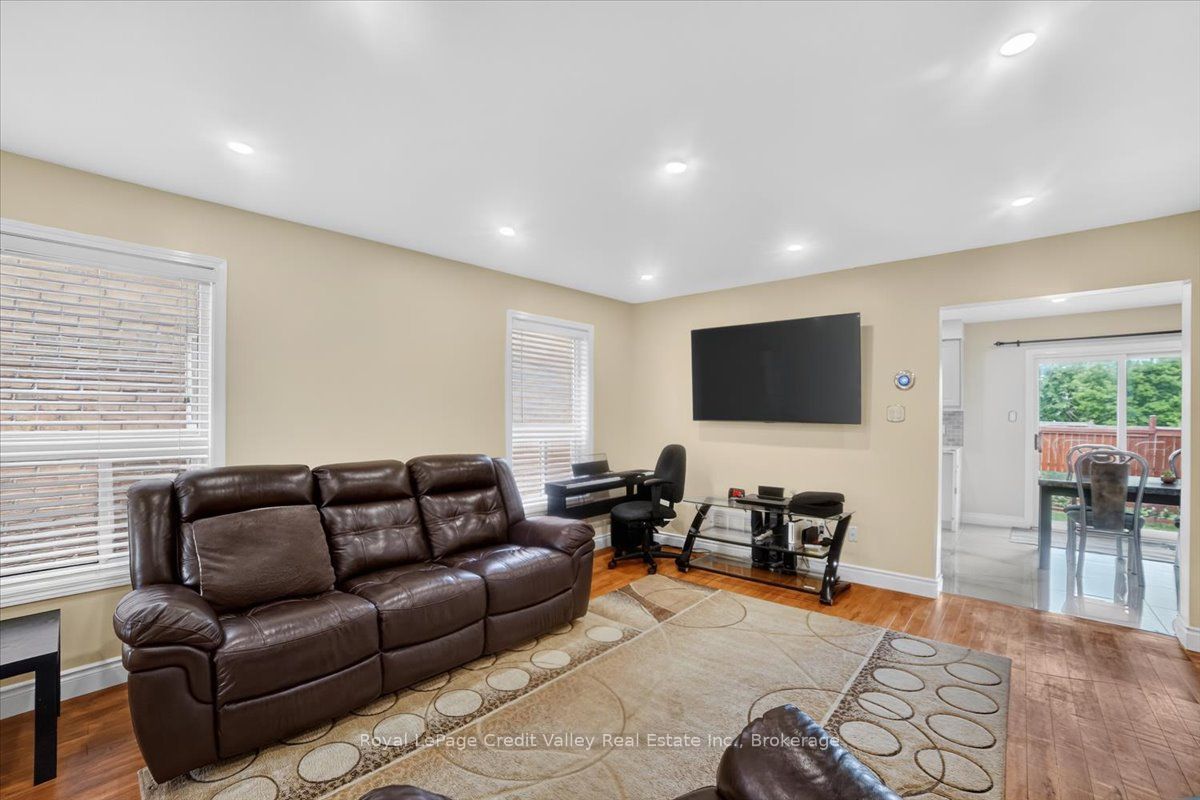 43 Coppermill Drive