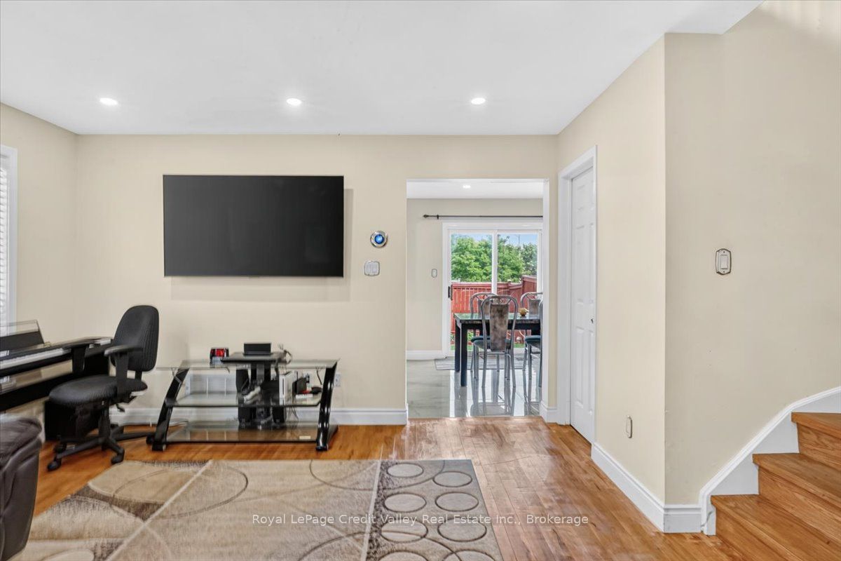 43 Coppermill Drive