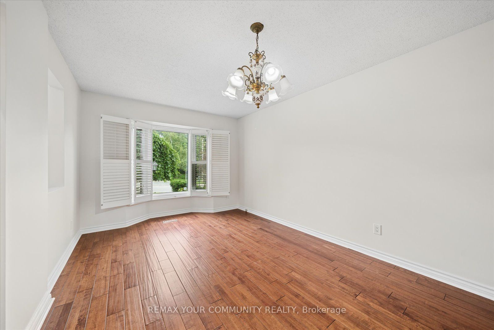 102 Edmund Seager Drive
