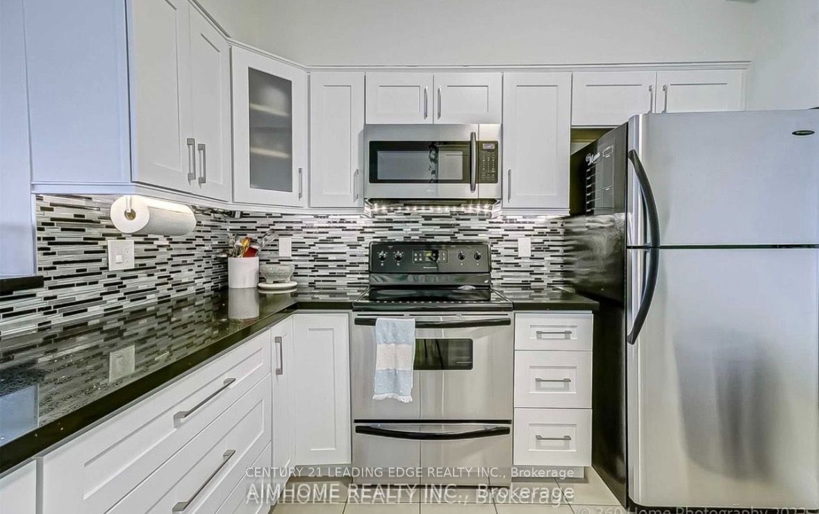 2119 Lakeshore Boulevard W 607