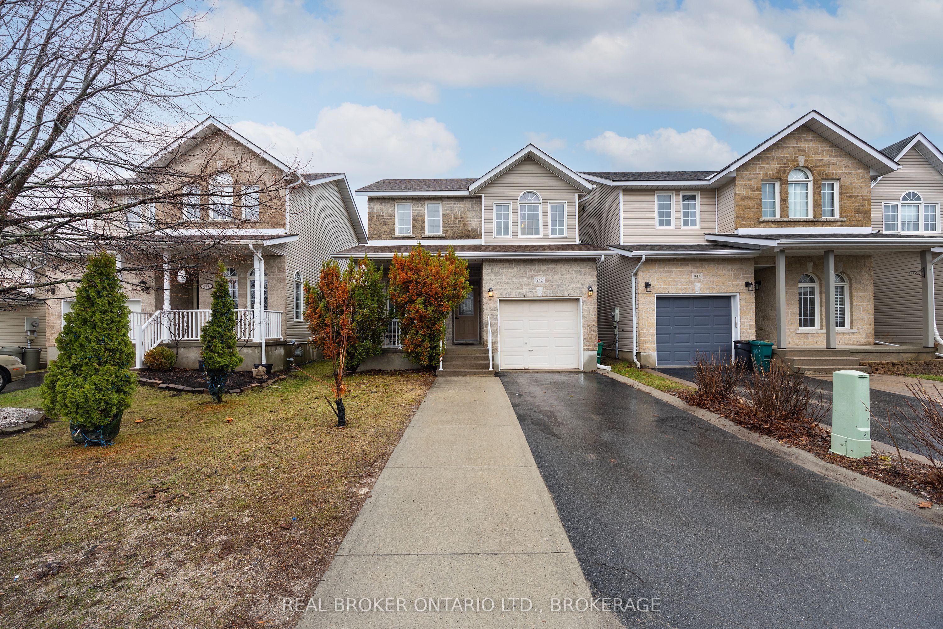 942 Bluffwood Avenue