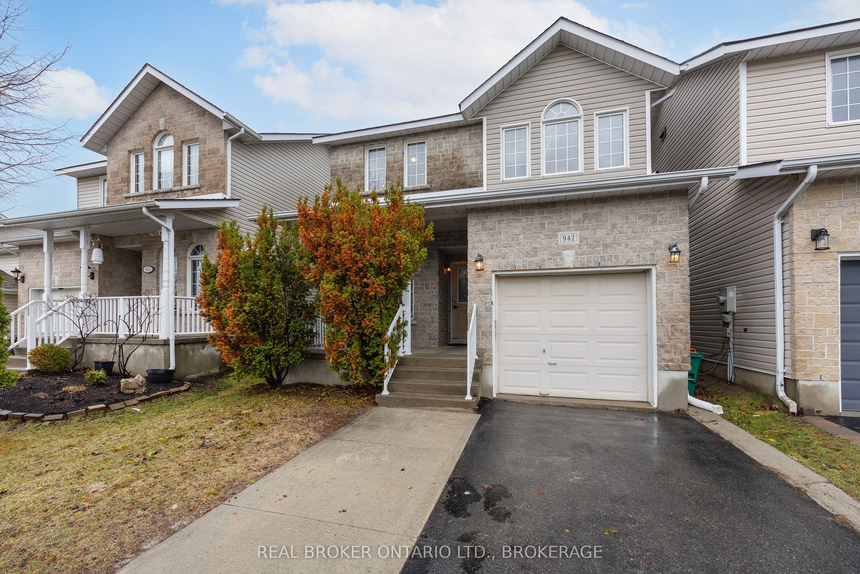 942 Bluffwood Avenue