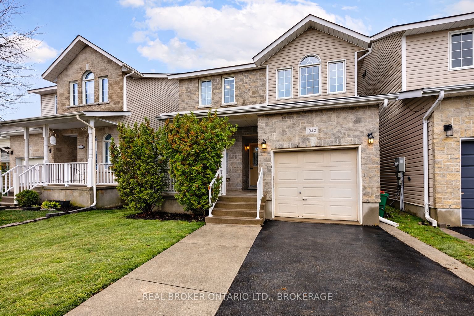 942 Bluffwood Avenue