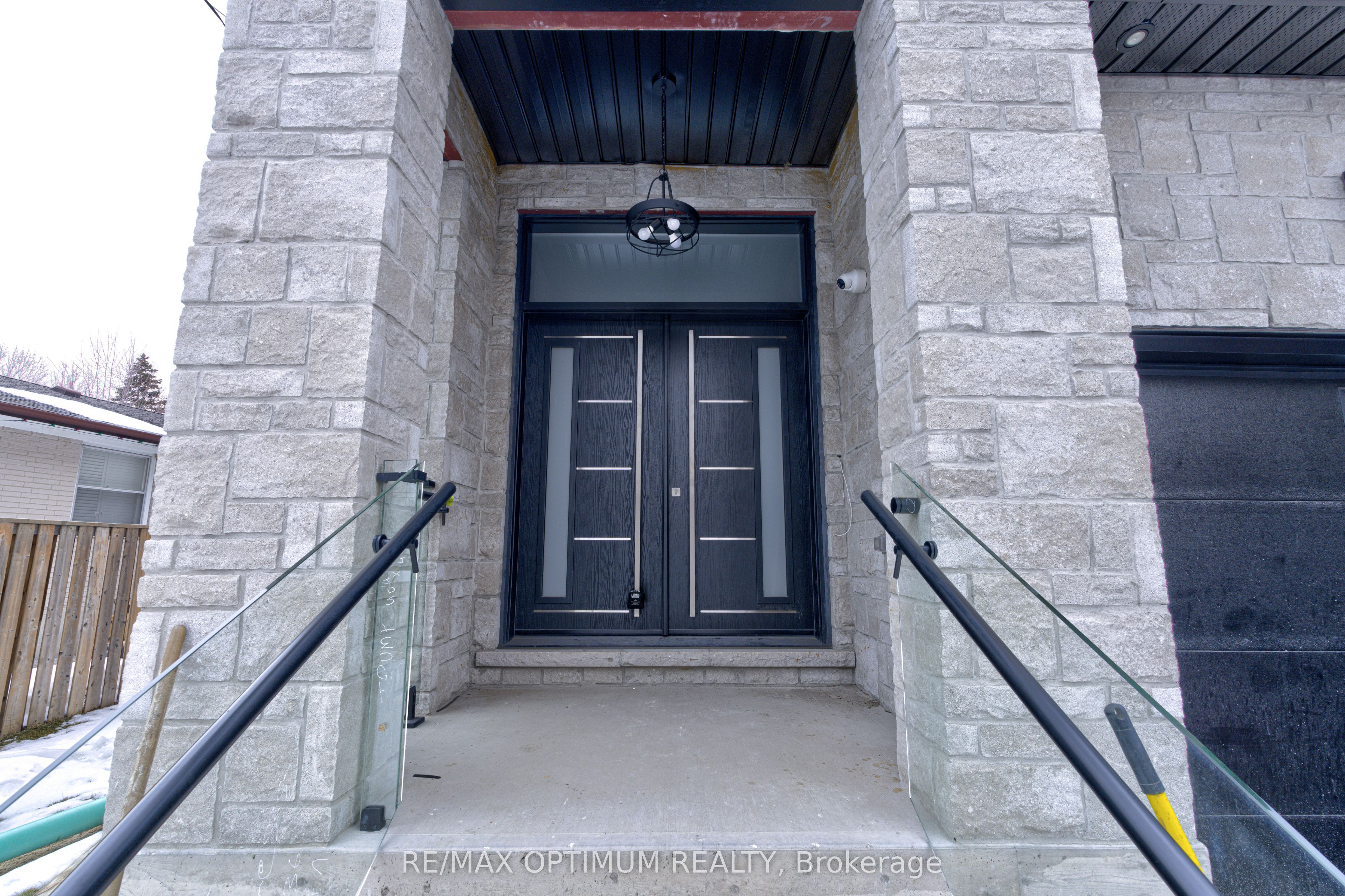 30 Mclaughlin Road N