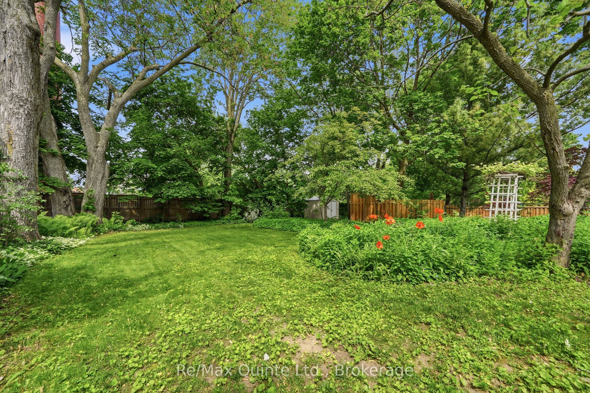 126 Dufferin Avenue