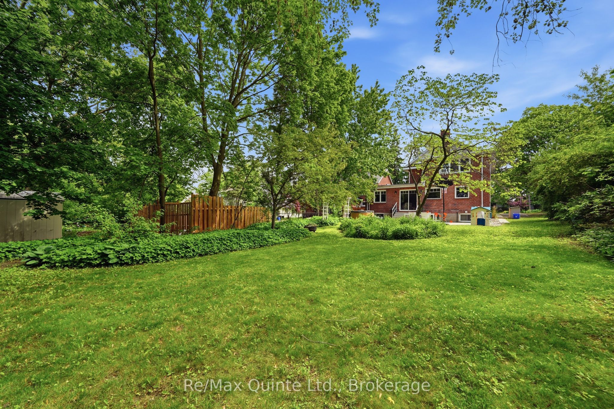 126 Dufferin Avenue