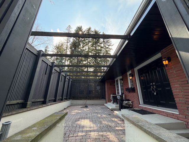 1184 Kingston Rd Road N