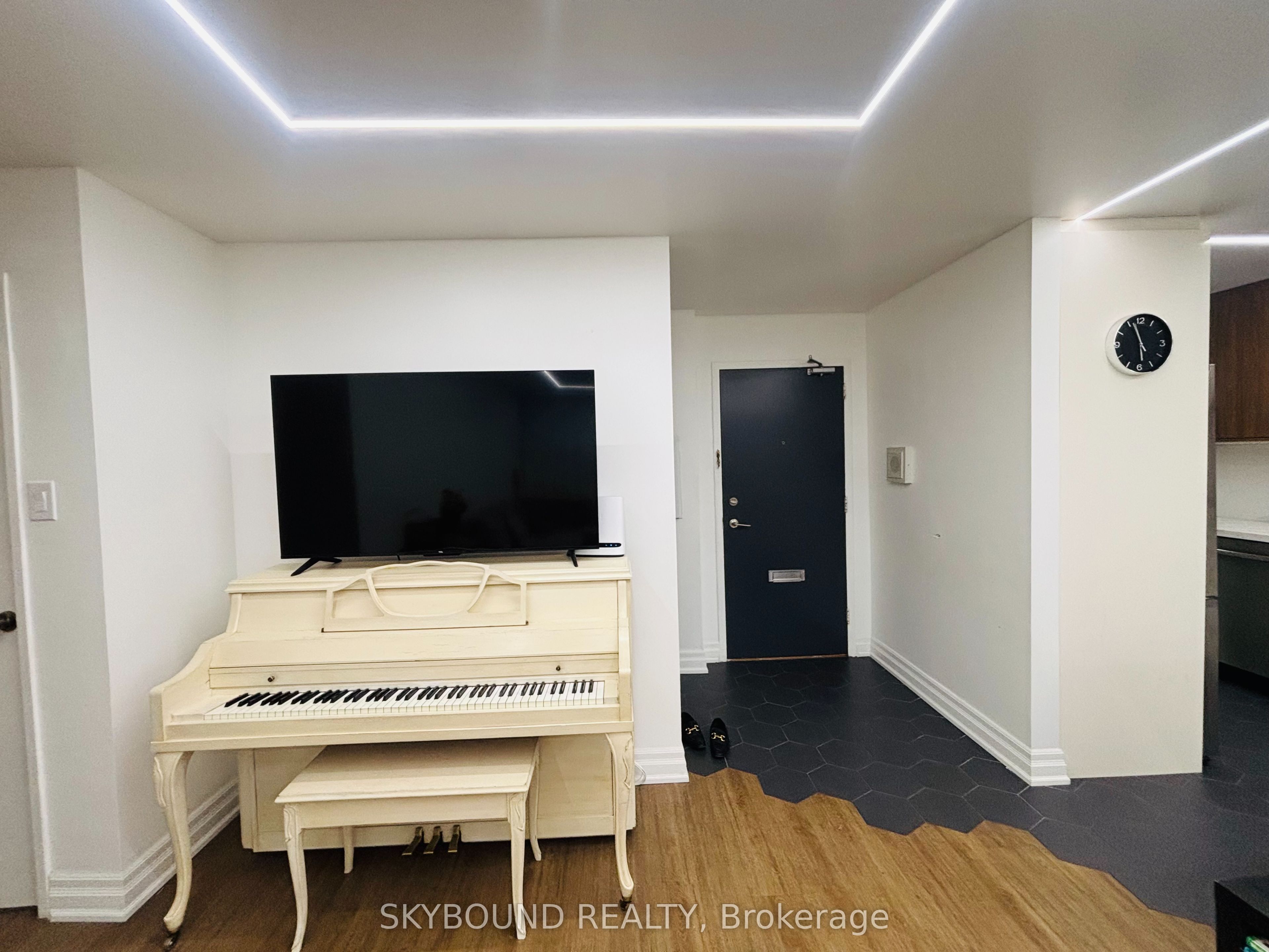 451 The West Mall N/A 602