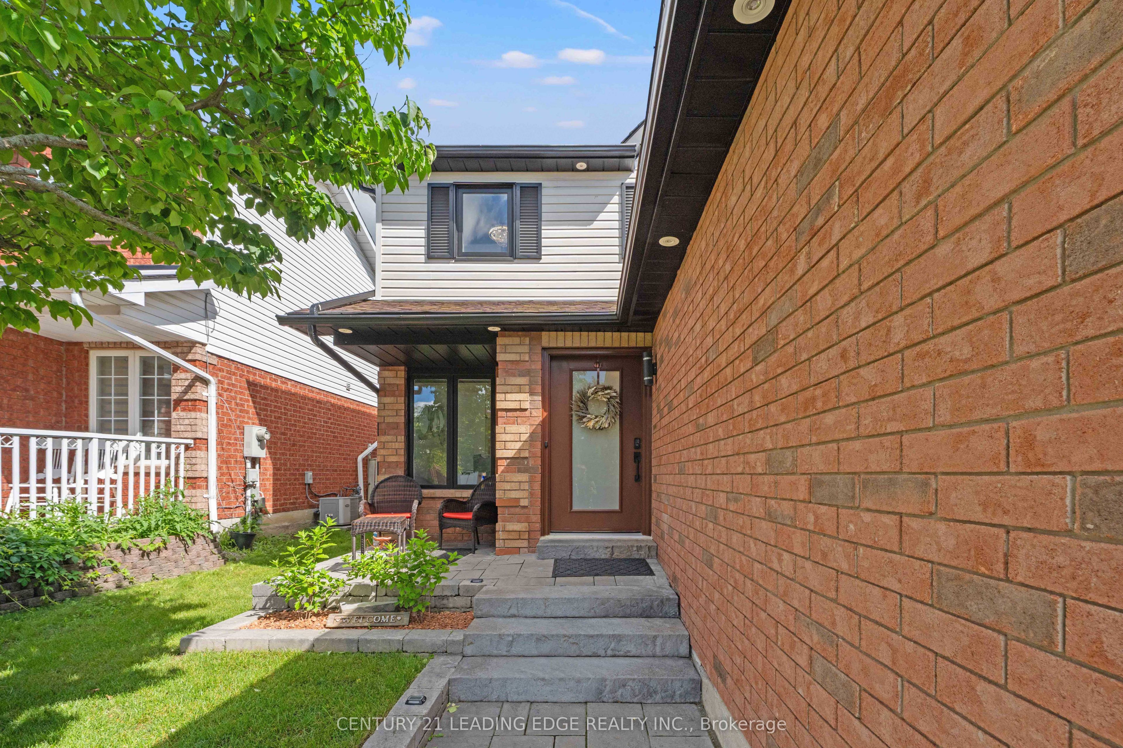 6 Freeland Avenue