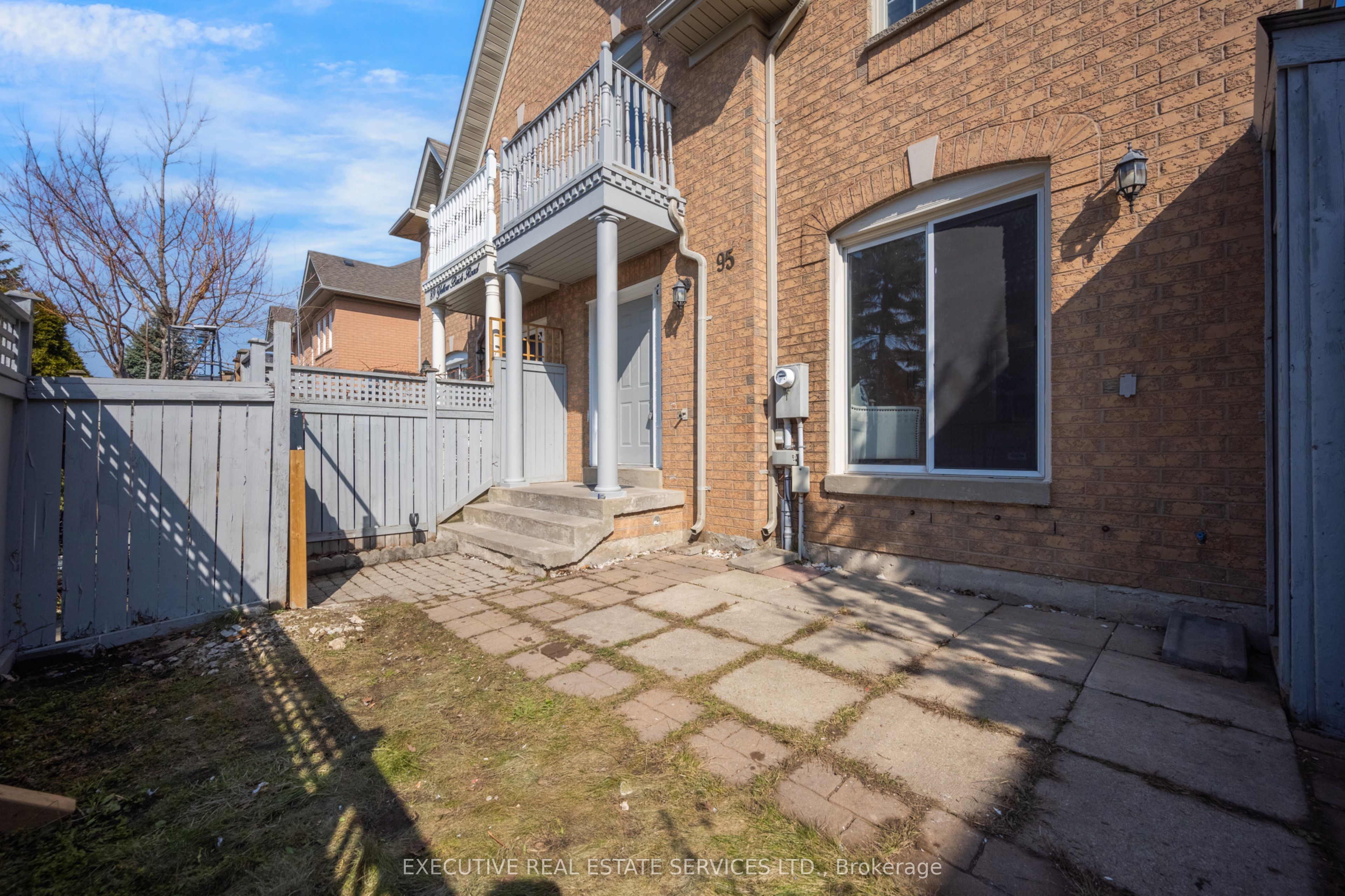 95 Yellow Brick Road