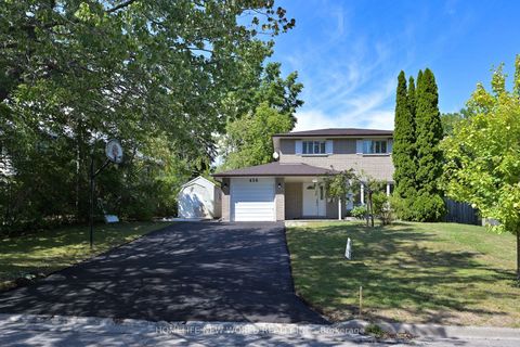 436 Arnhem Drive Oshawa ON L1G 2J4