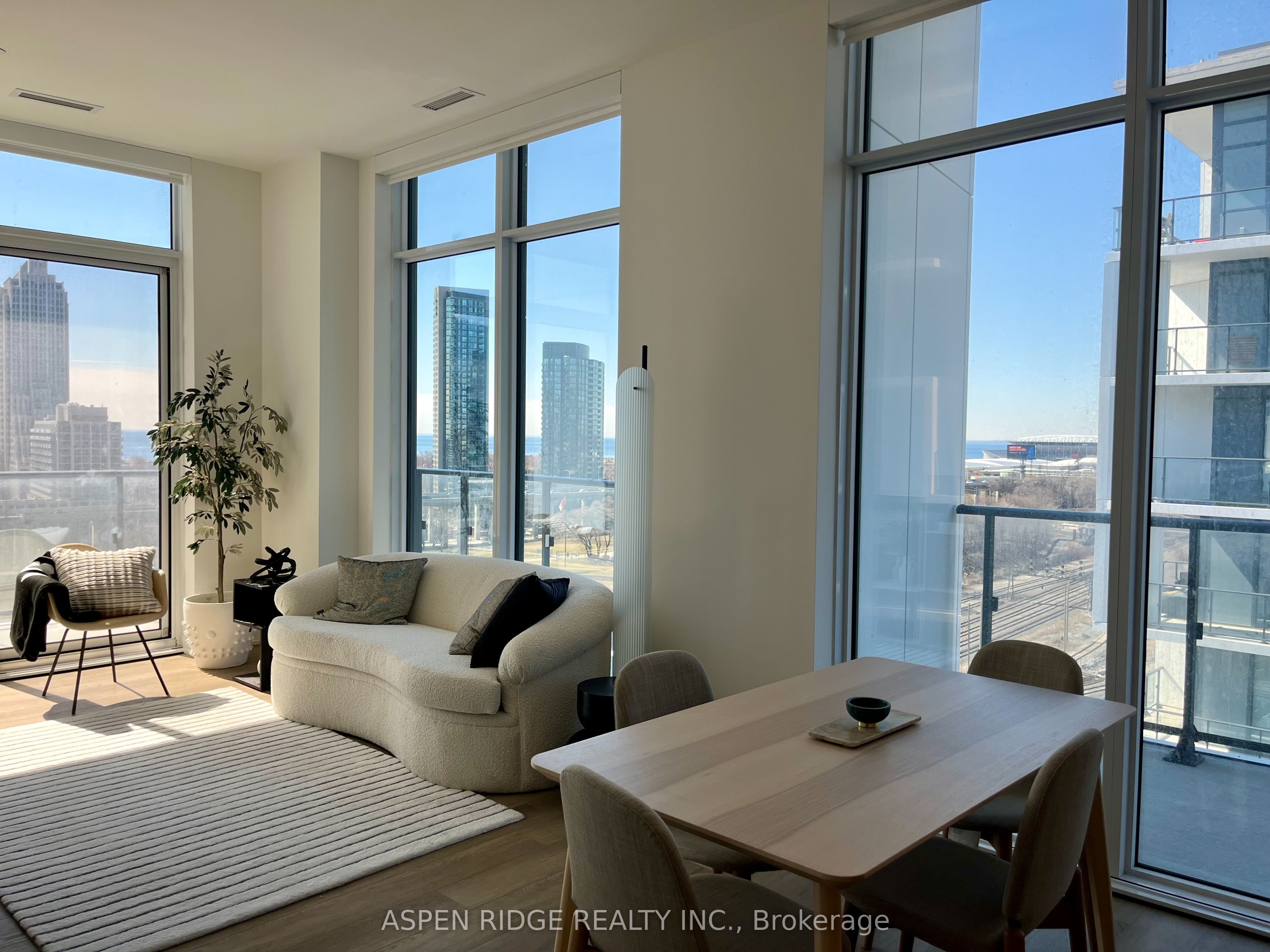 9 Tecumseth Street PH21