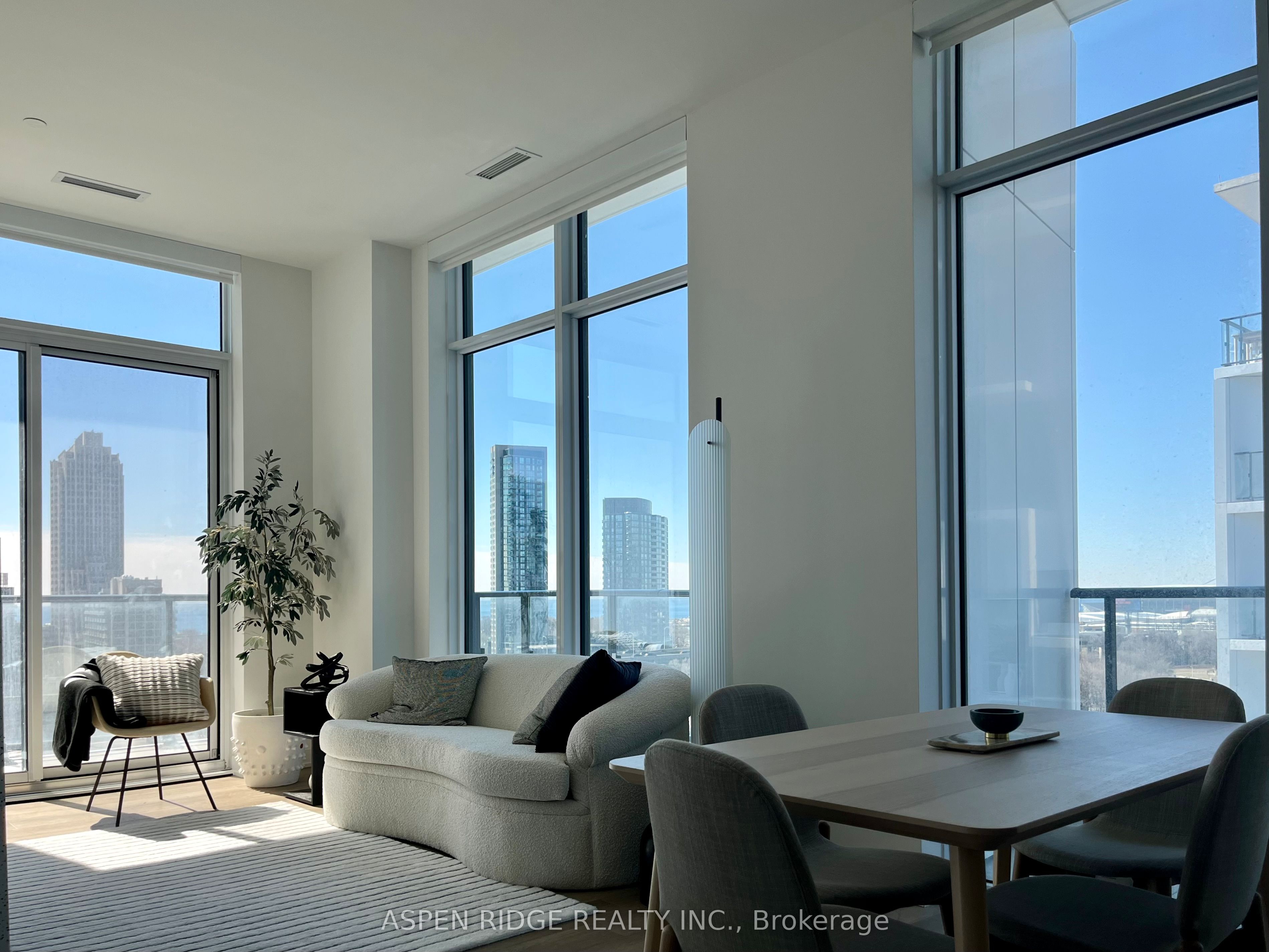 9 Tecumseth Street PH21