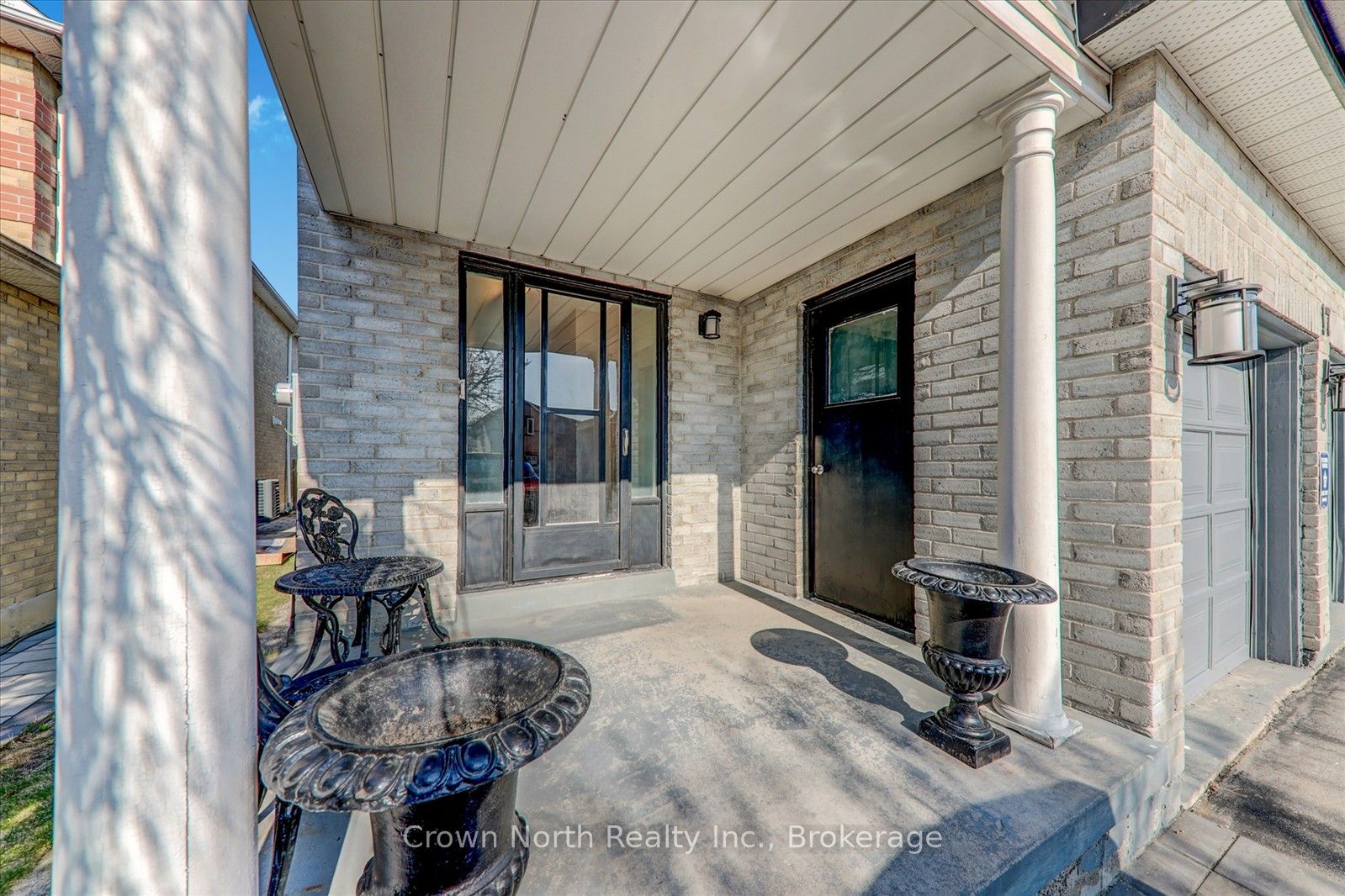 17 Plumrose Boulevard