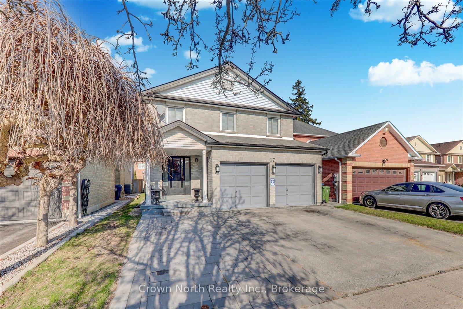 17 Plumrose Boulevard