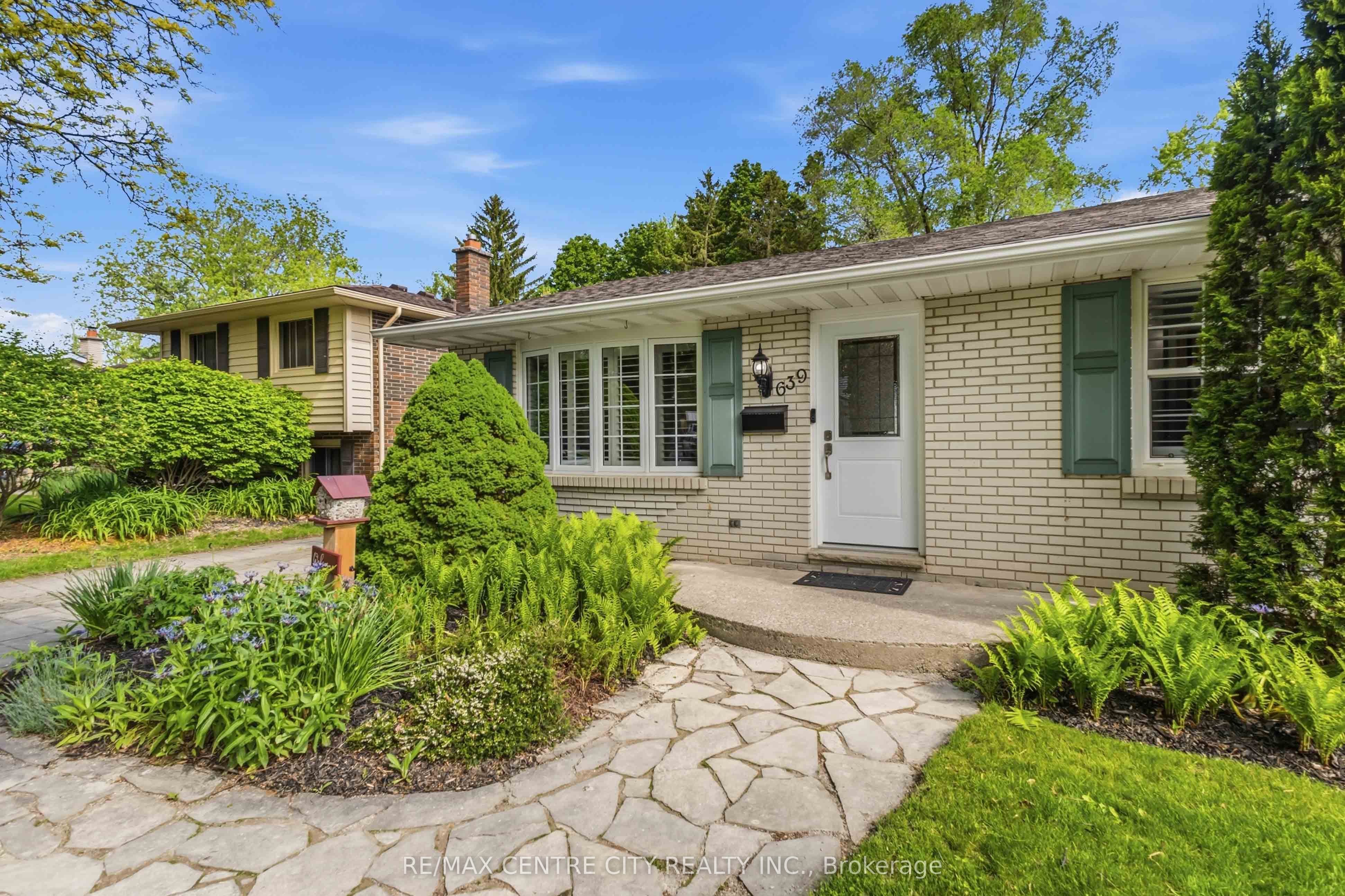 639 Dunboyne Crescent