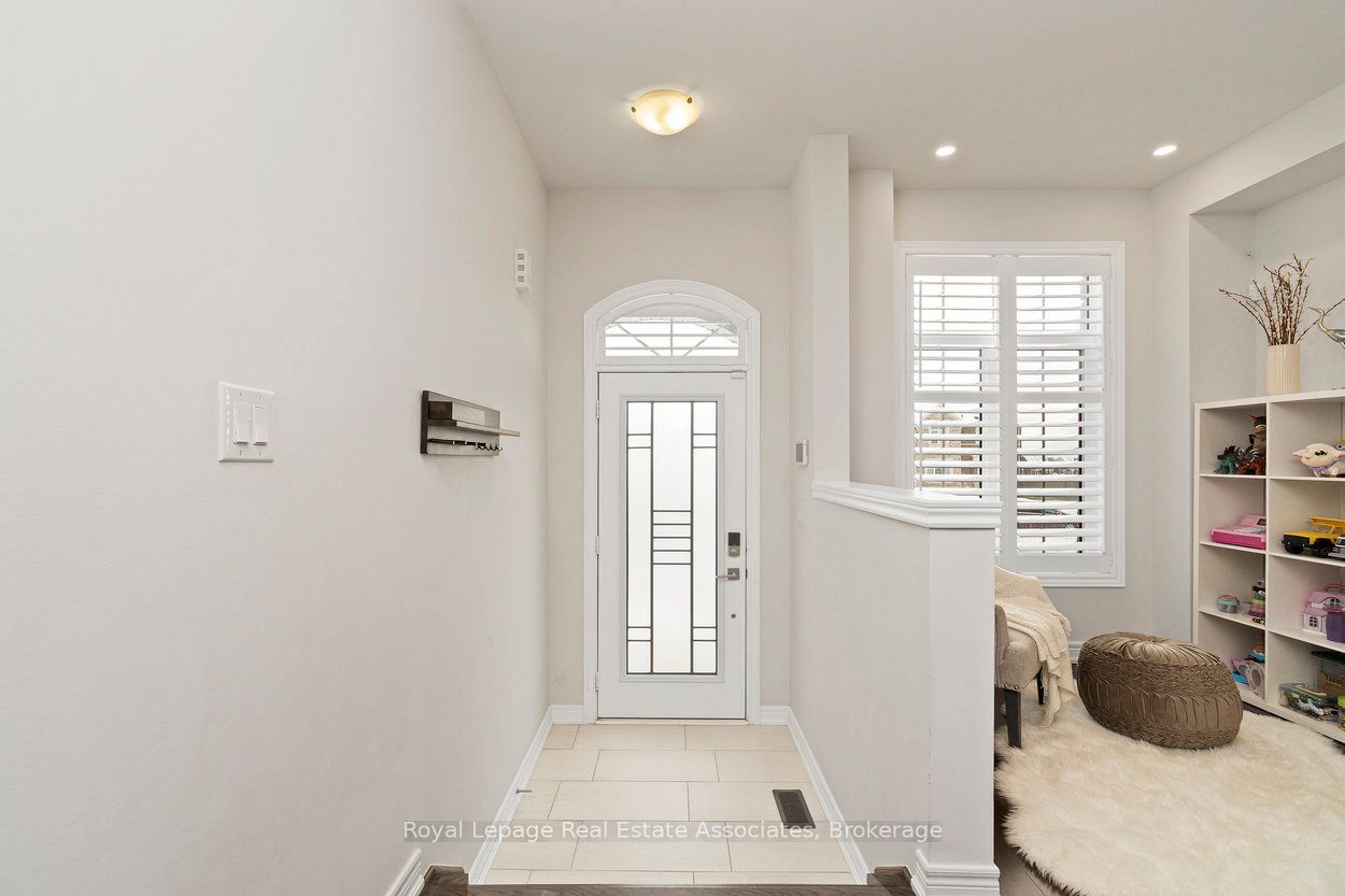 4061 Channing Crescent