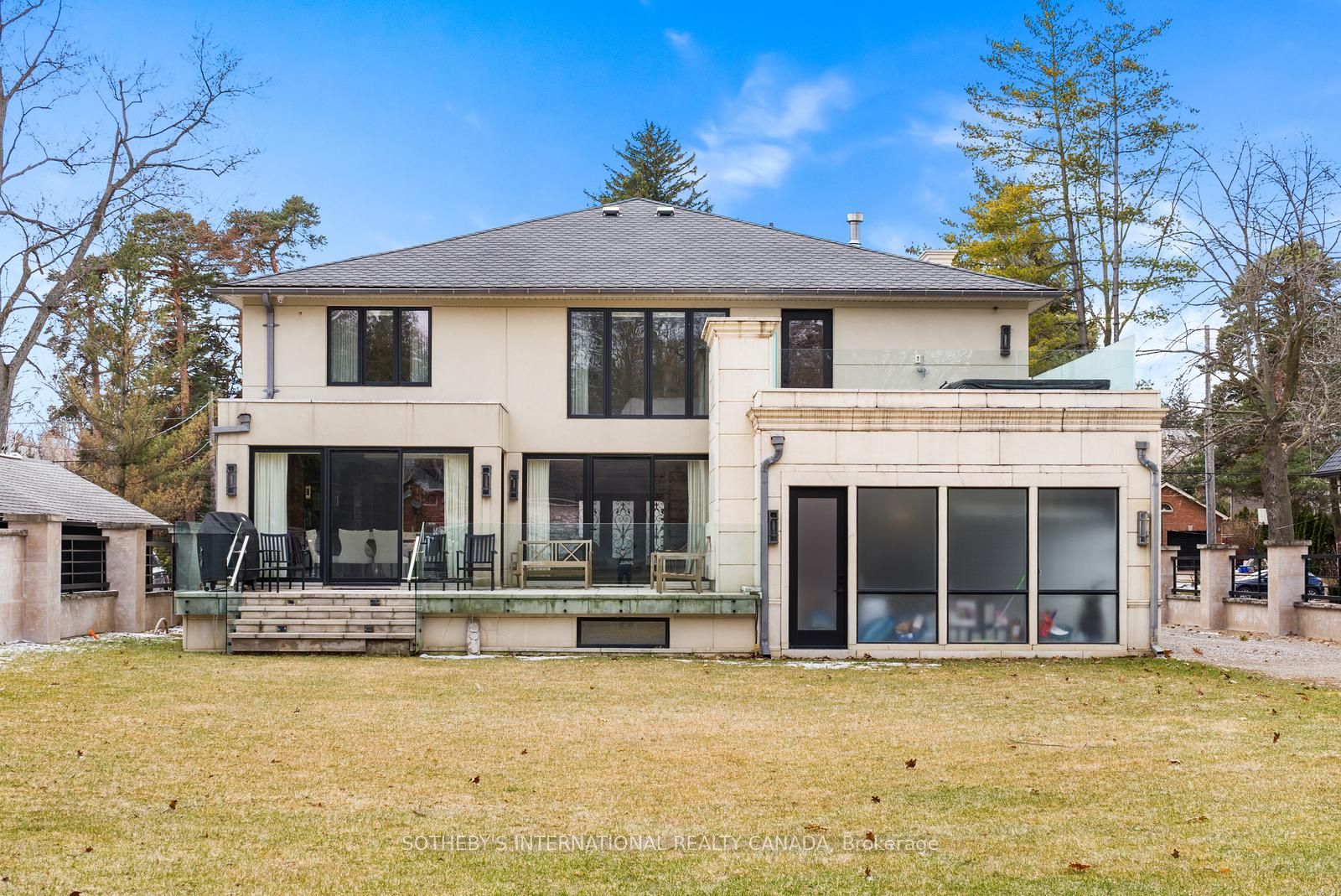 1347 Queen Victoria Avenue