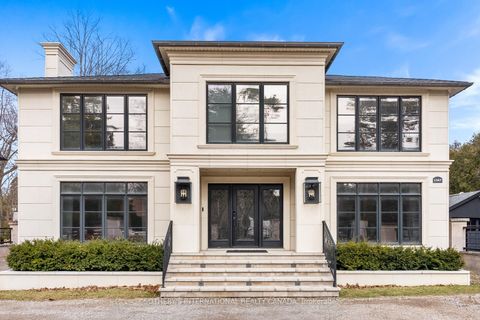 1347 Queen Victoria Avenue Mississauga ON L5N 3N2