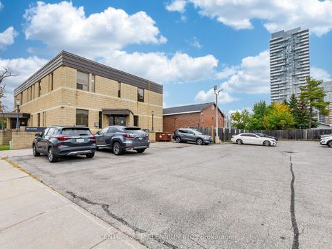 181 Queen Street E Brampton ON L6W 2B3