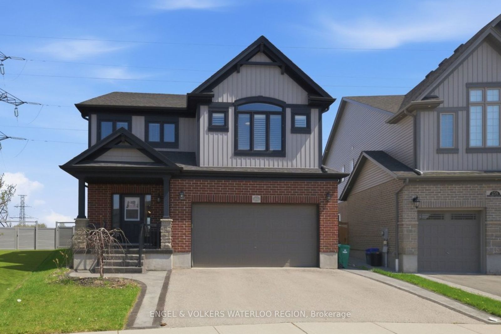 260 Dewdrop Crescent