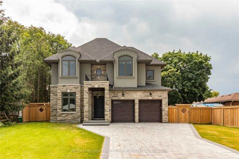 752 Hillview Crescent Pickering ON L1W 2S1