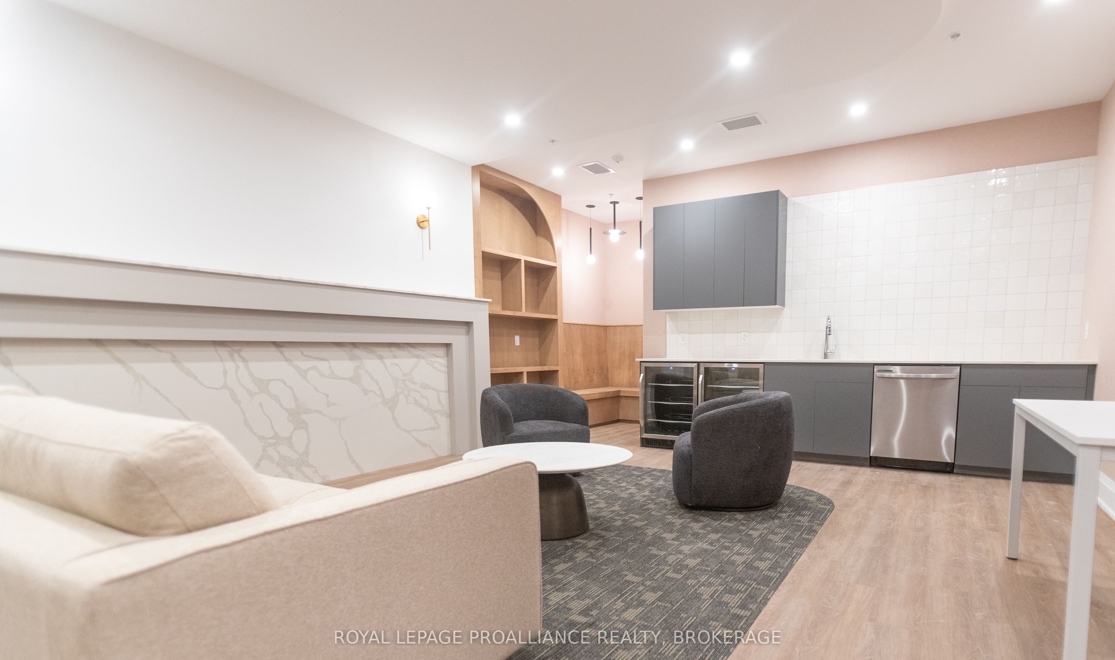 223 Princess Street 315