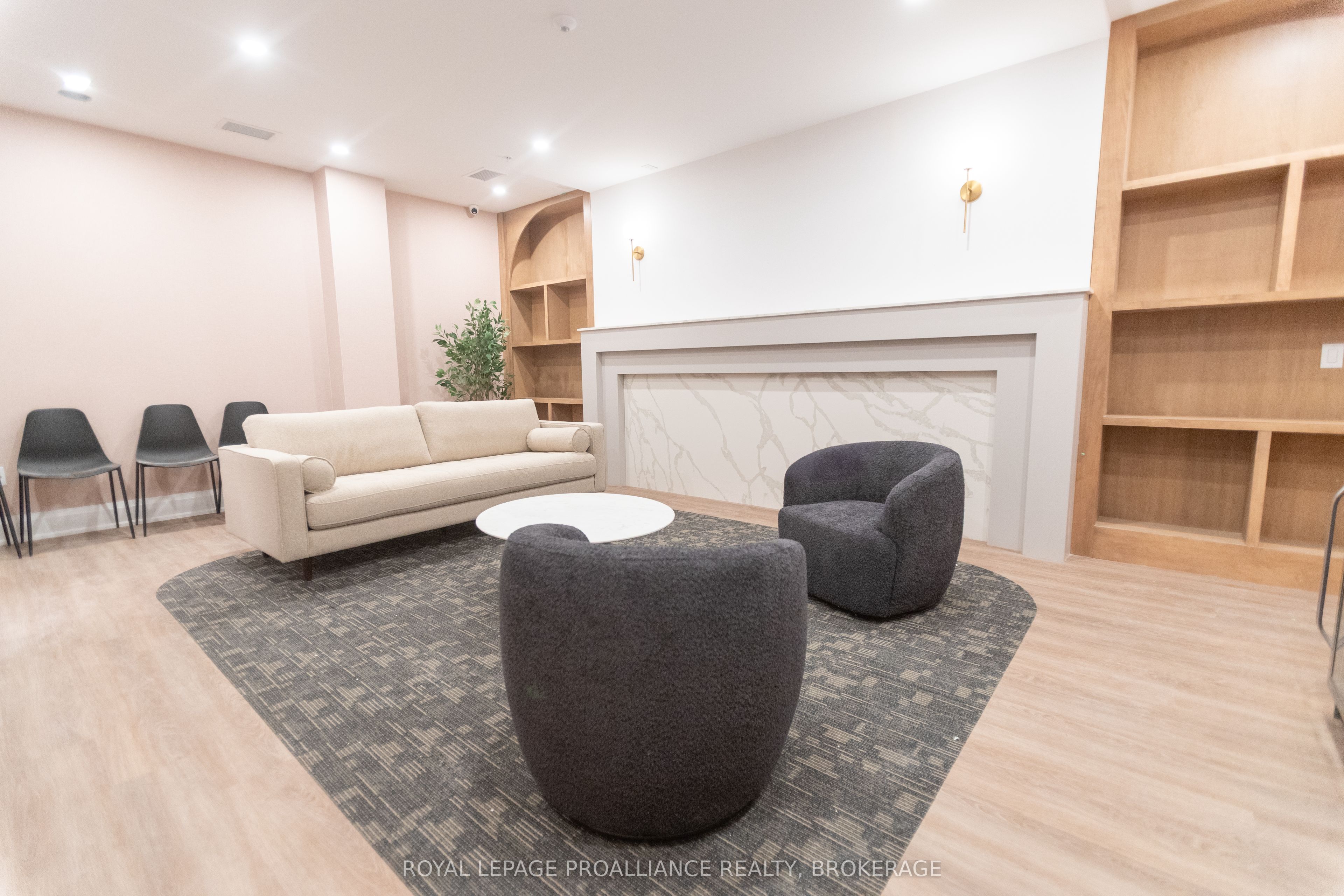 223 Princess Street 315