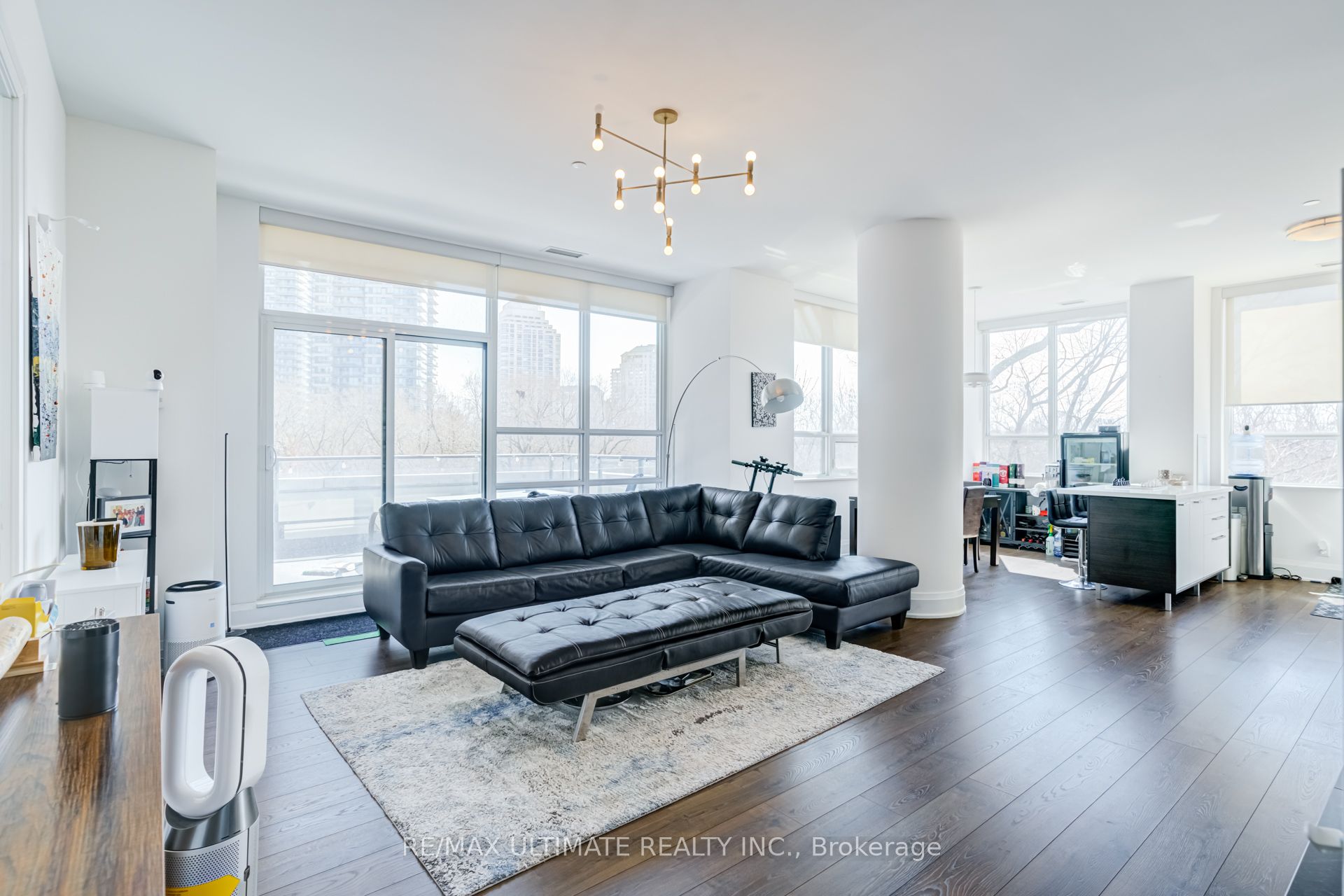 36 Park Lawn Road 203