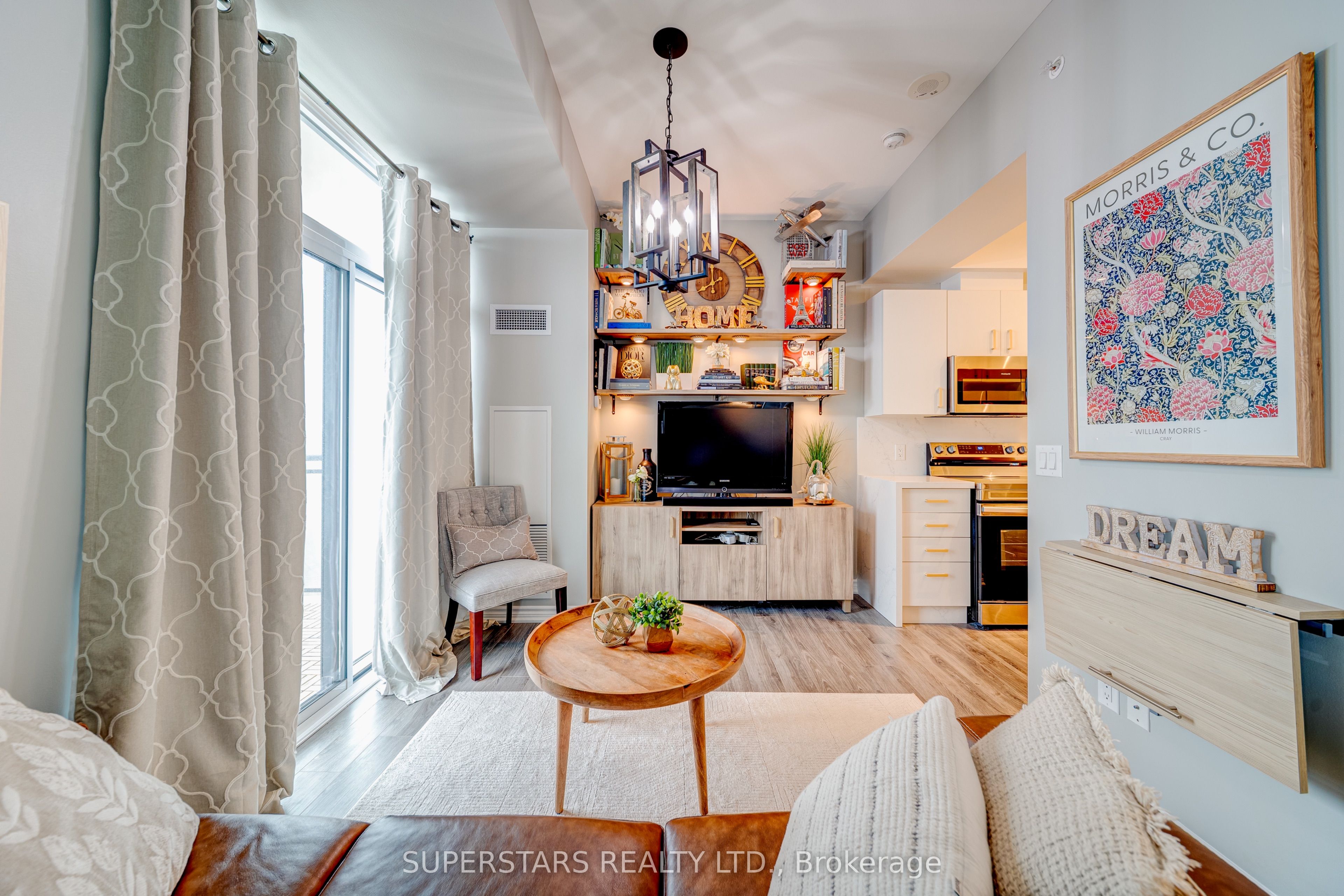 11611 Yonge Street 525