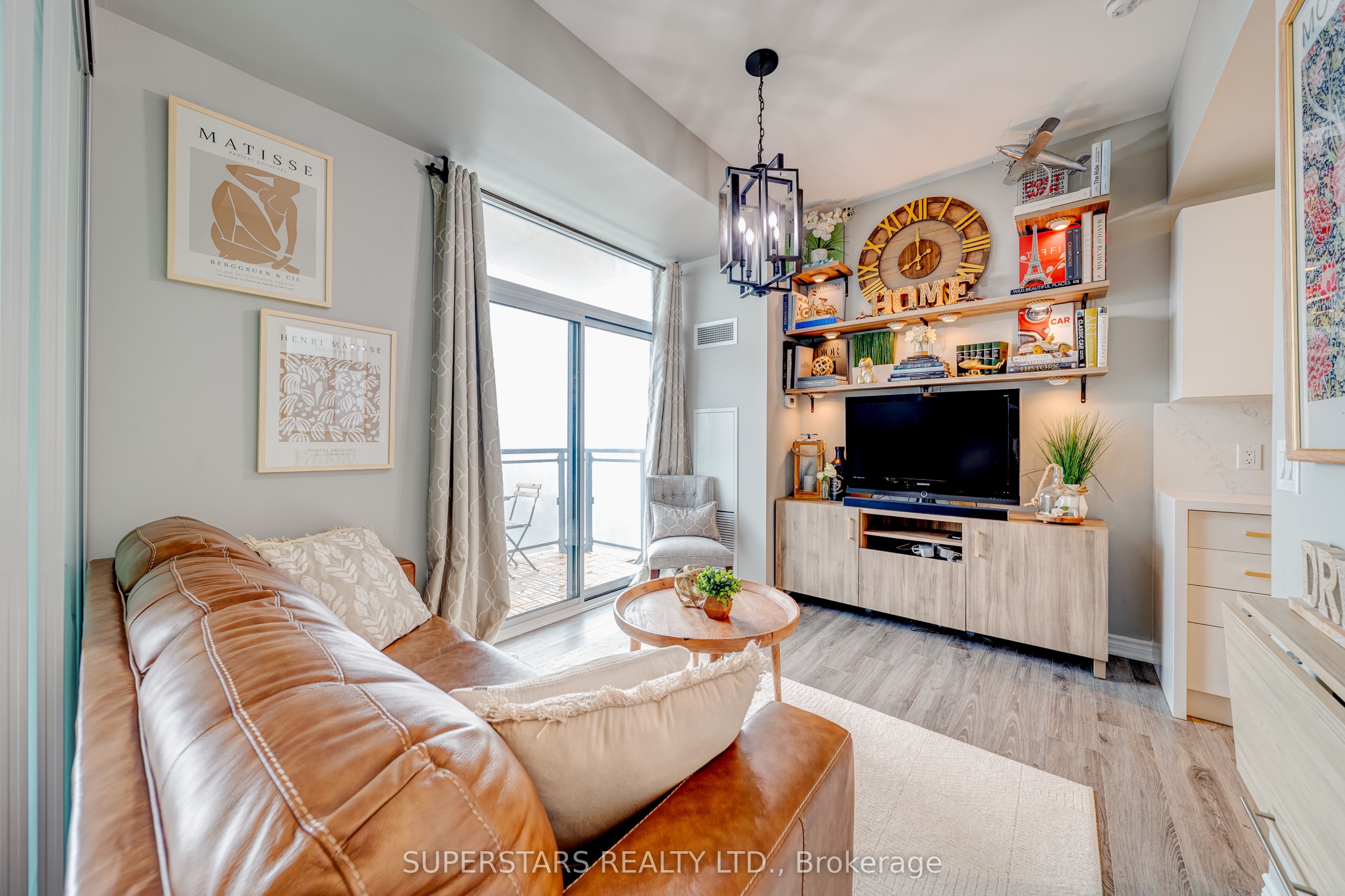 11611 Yonge Street 525