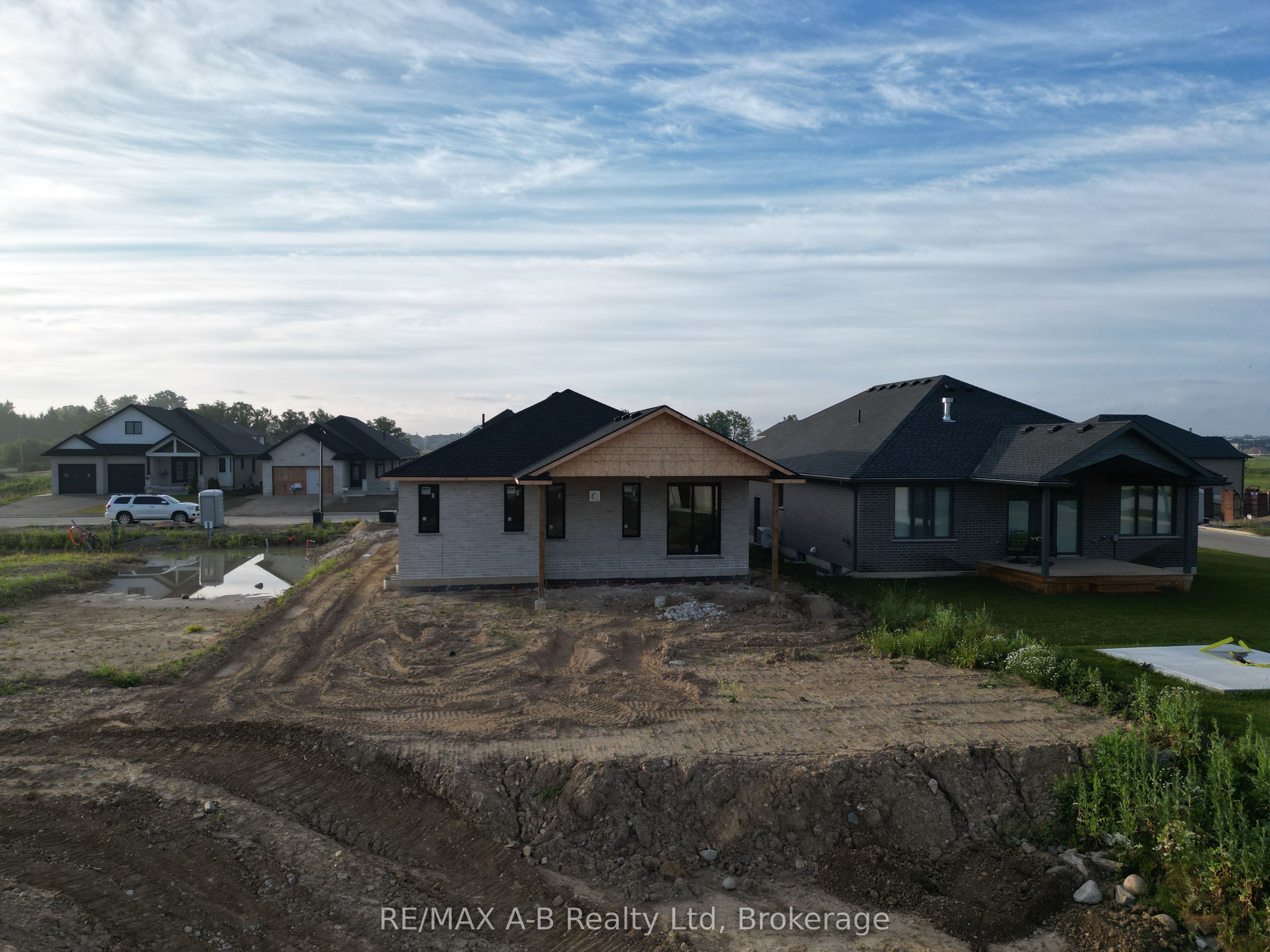 8 Orchard Drive