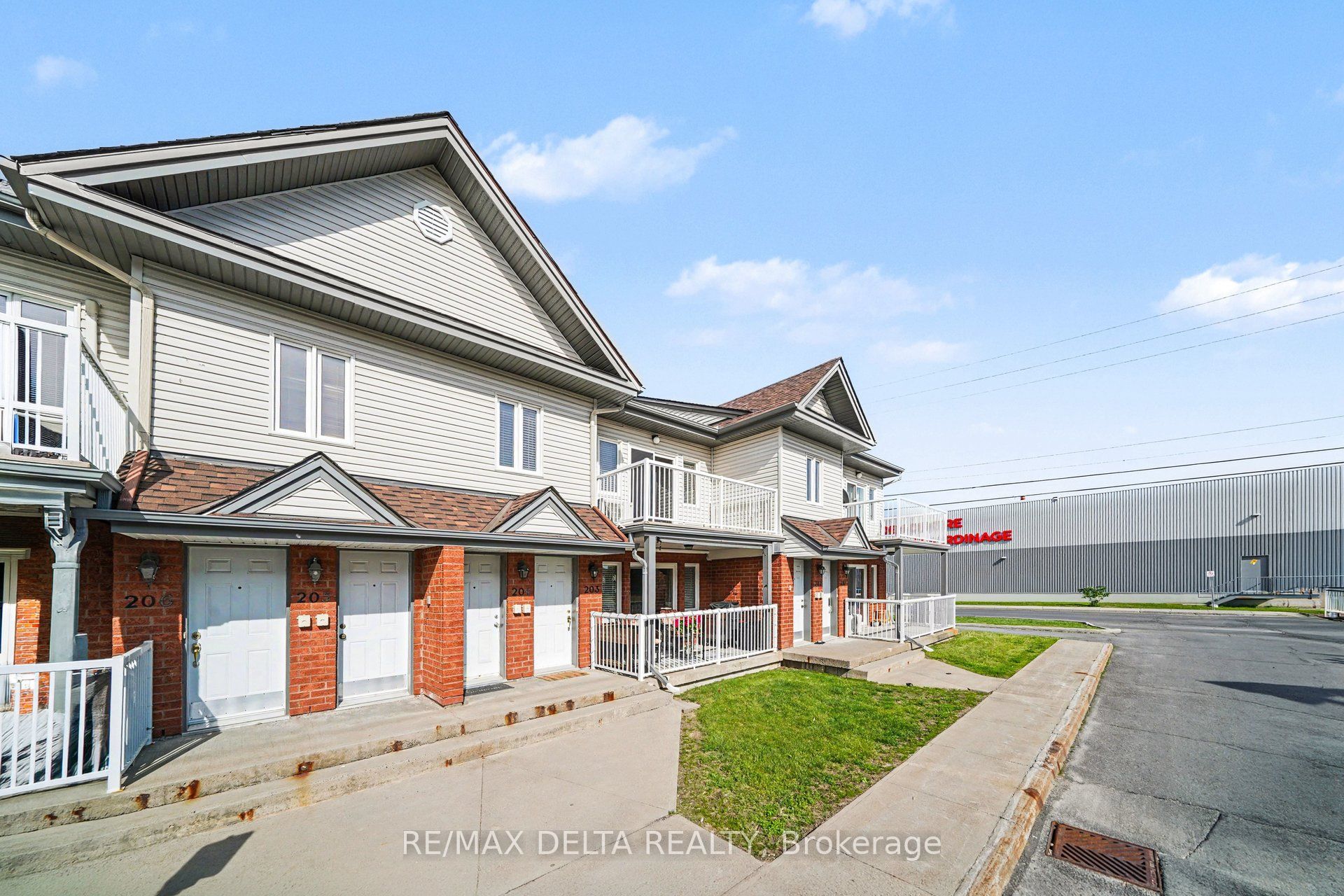 88 Lafleche Boulevard 204