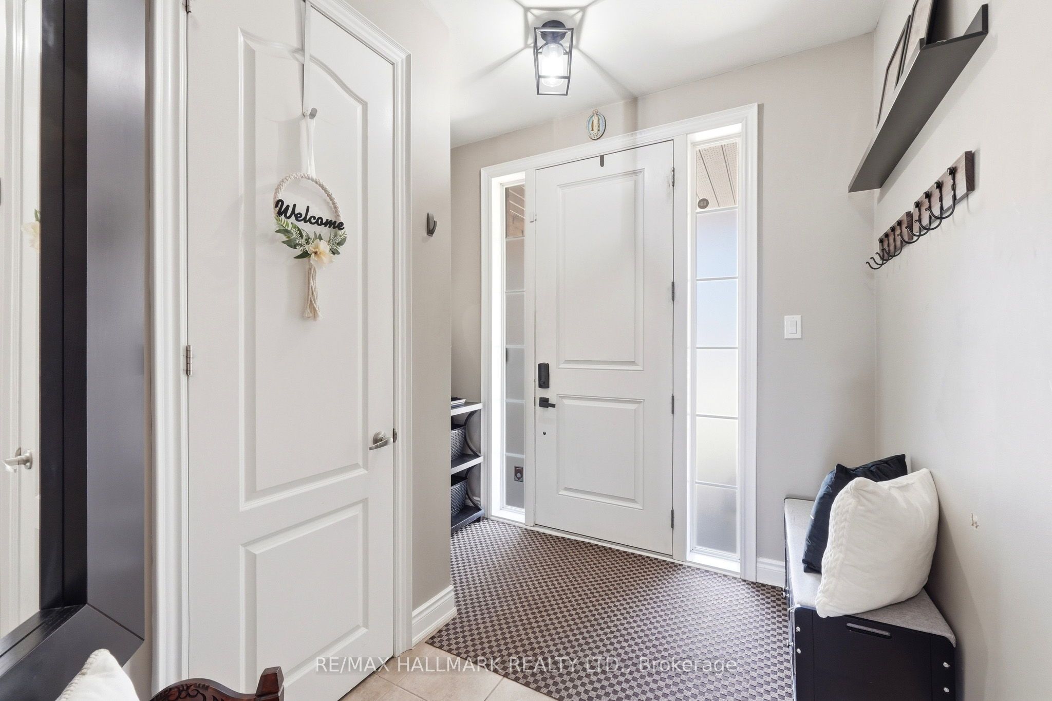 246 Wardlaw Place