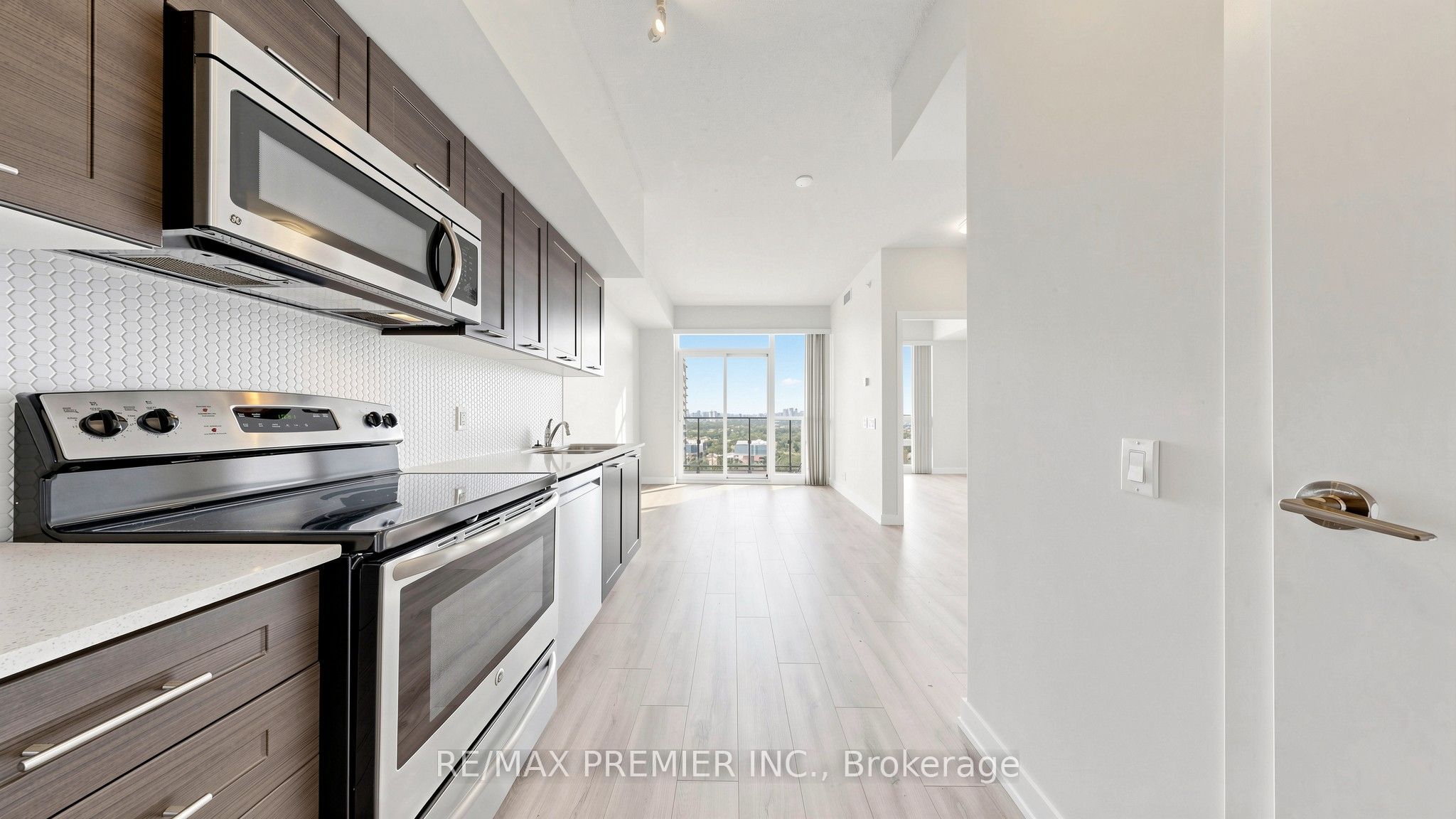 2200 Lake Shore Boulevard W 4706
