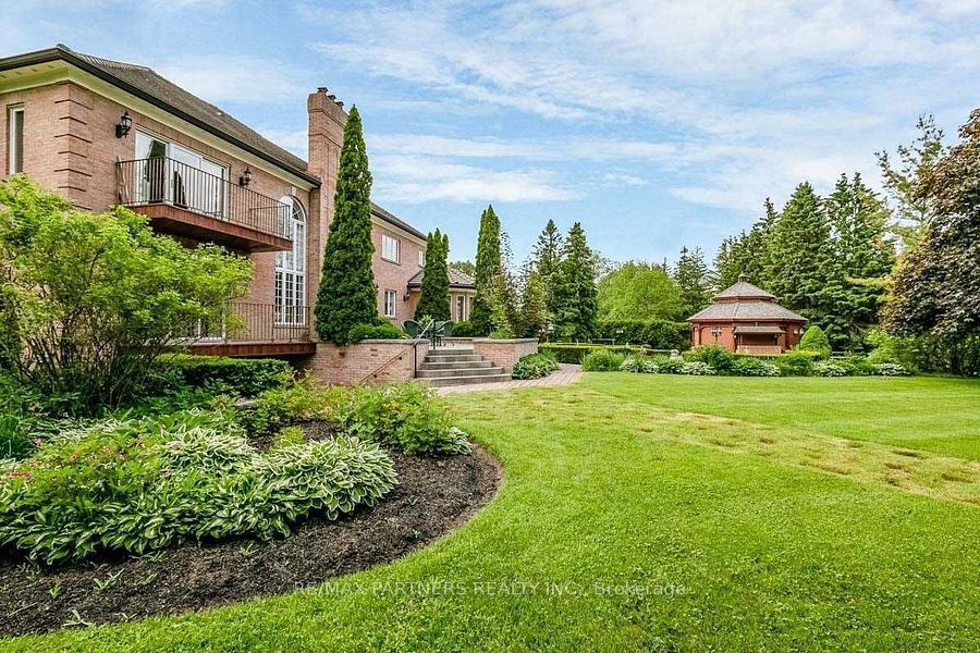 11 Jarvis Avenue