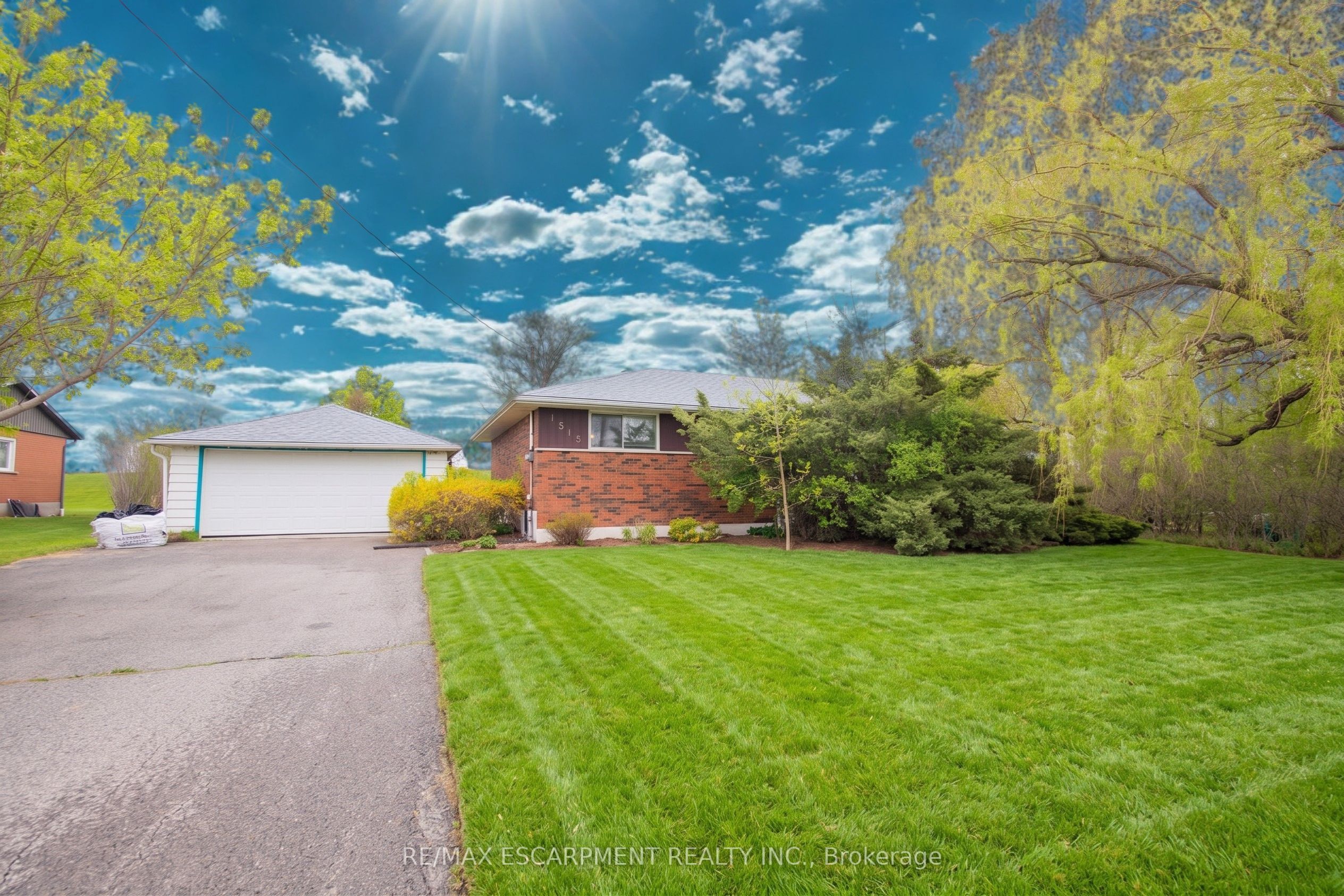 1515 Burloak Drive
