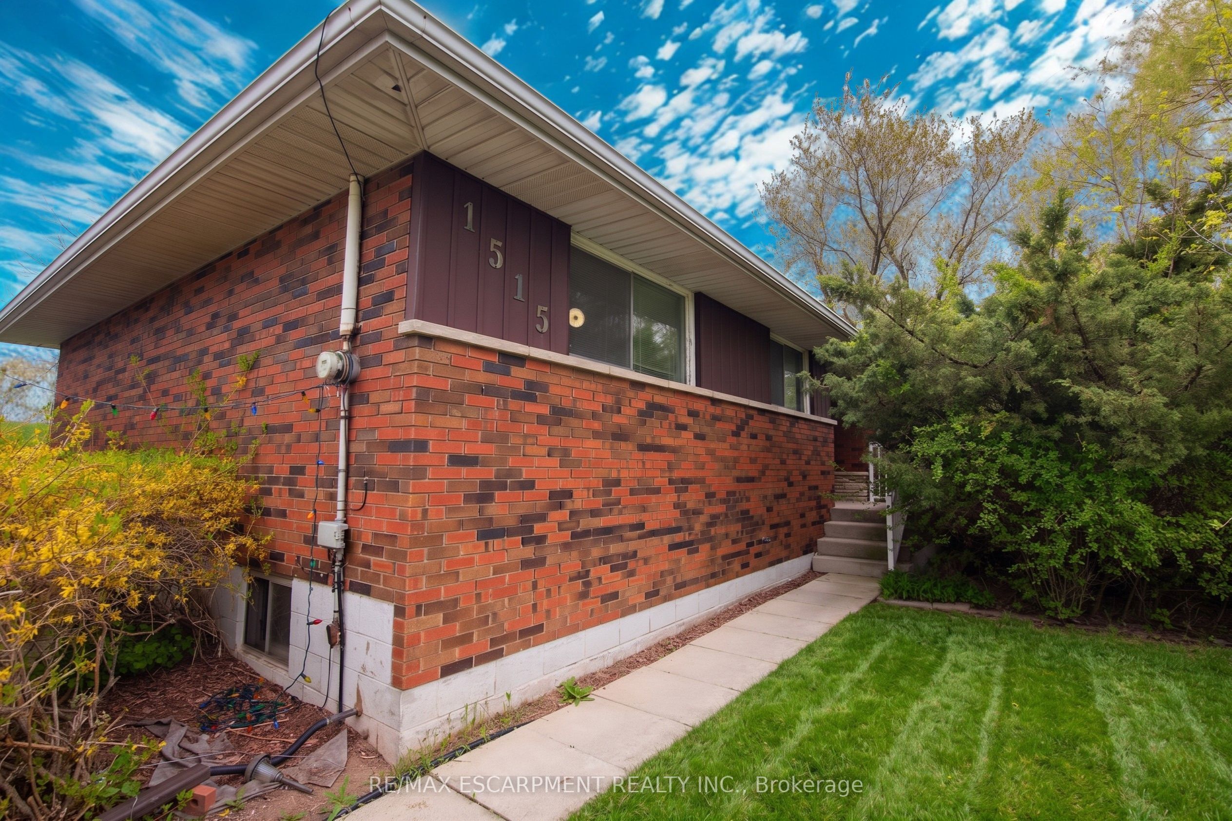 1515 Burloak Drive