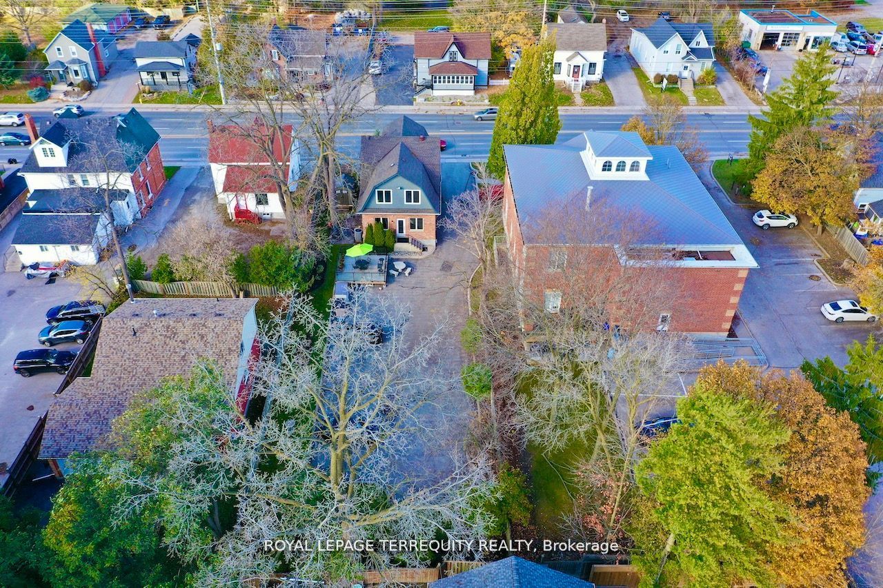 567 Kingston Road W